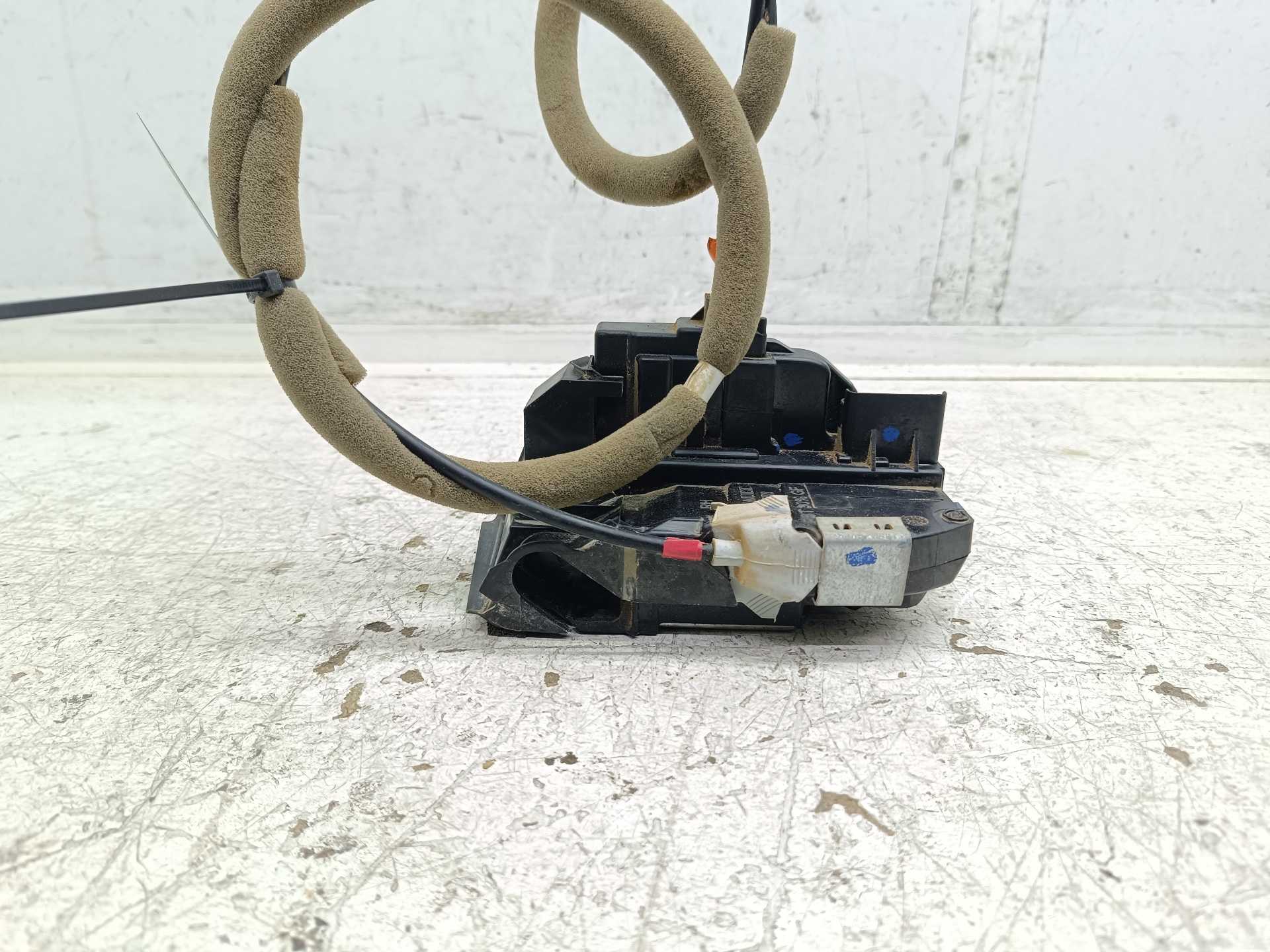 Recambio de cerradura puerta trasera derecha para nissan qashqai (j11) n-style referencia OEM IAM 825004EA2A  