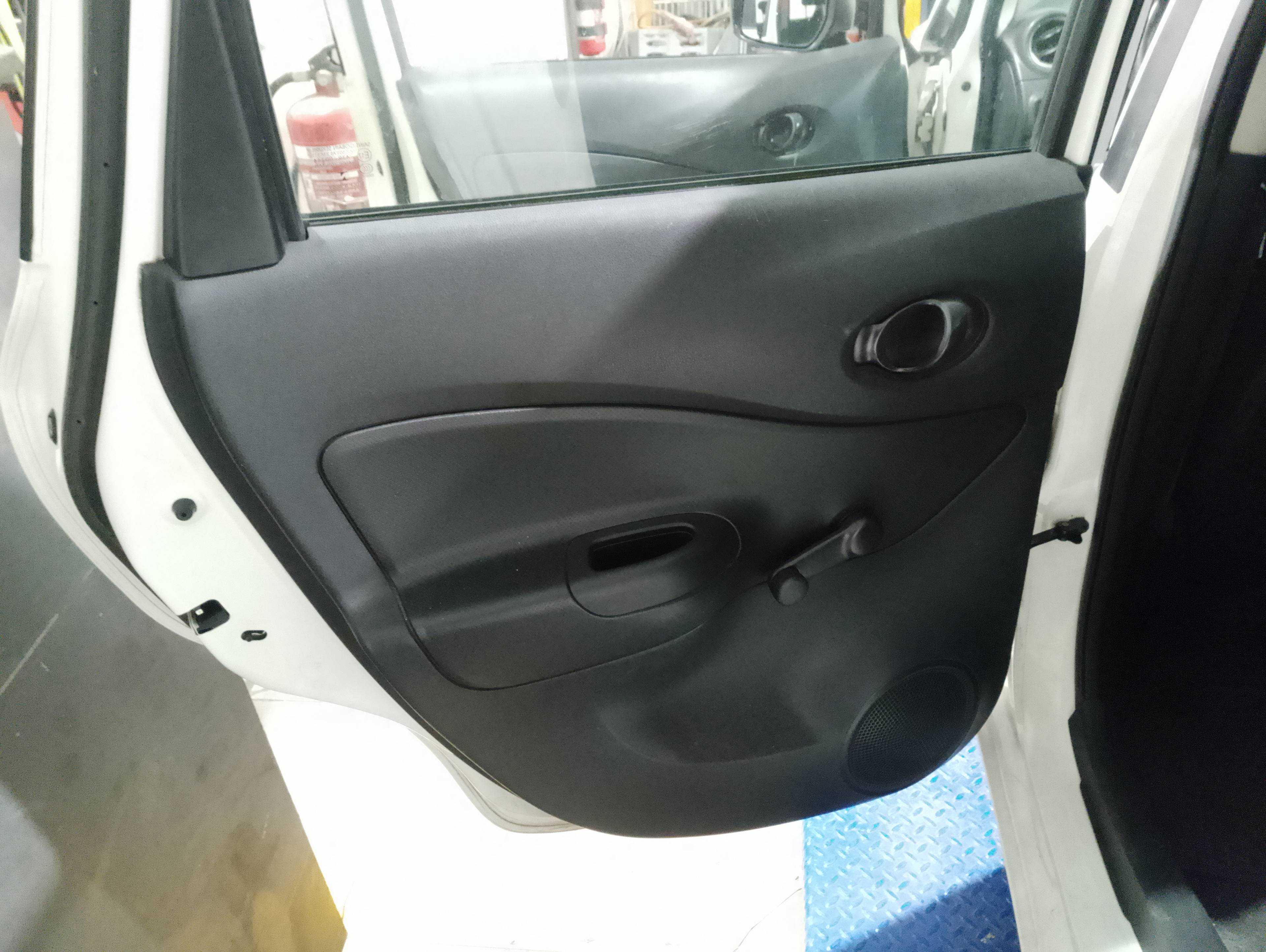 Recambio de guarnecido puerta trasera izquierda para nissan note acenta referencia OEM IAM   