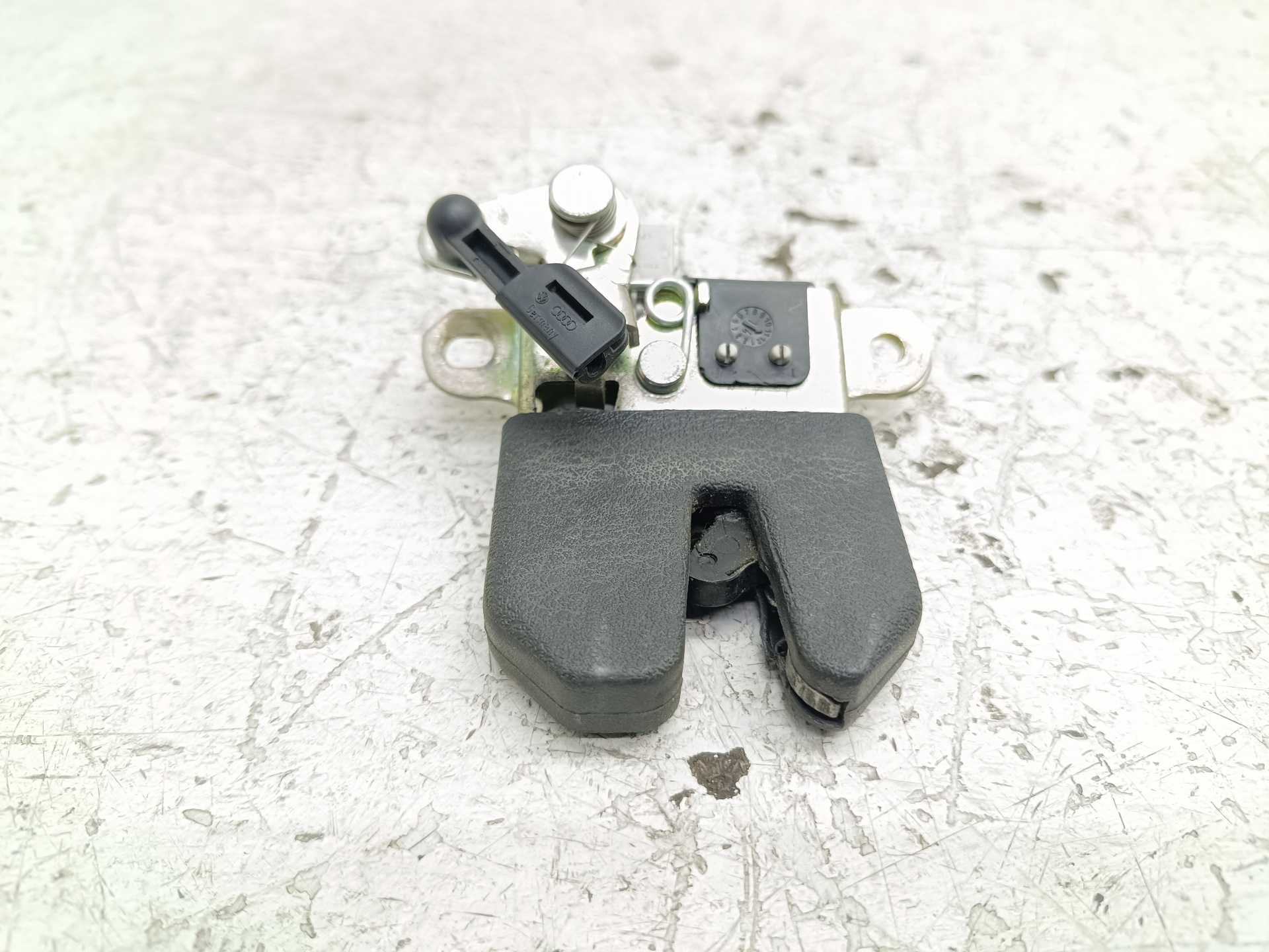 Recambio de cerradura maletero / porton para volkswagen bora berlina (1j2) highline referencia OEM IAM 827505  