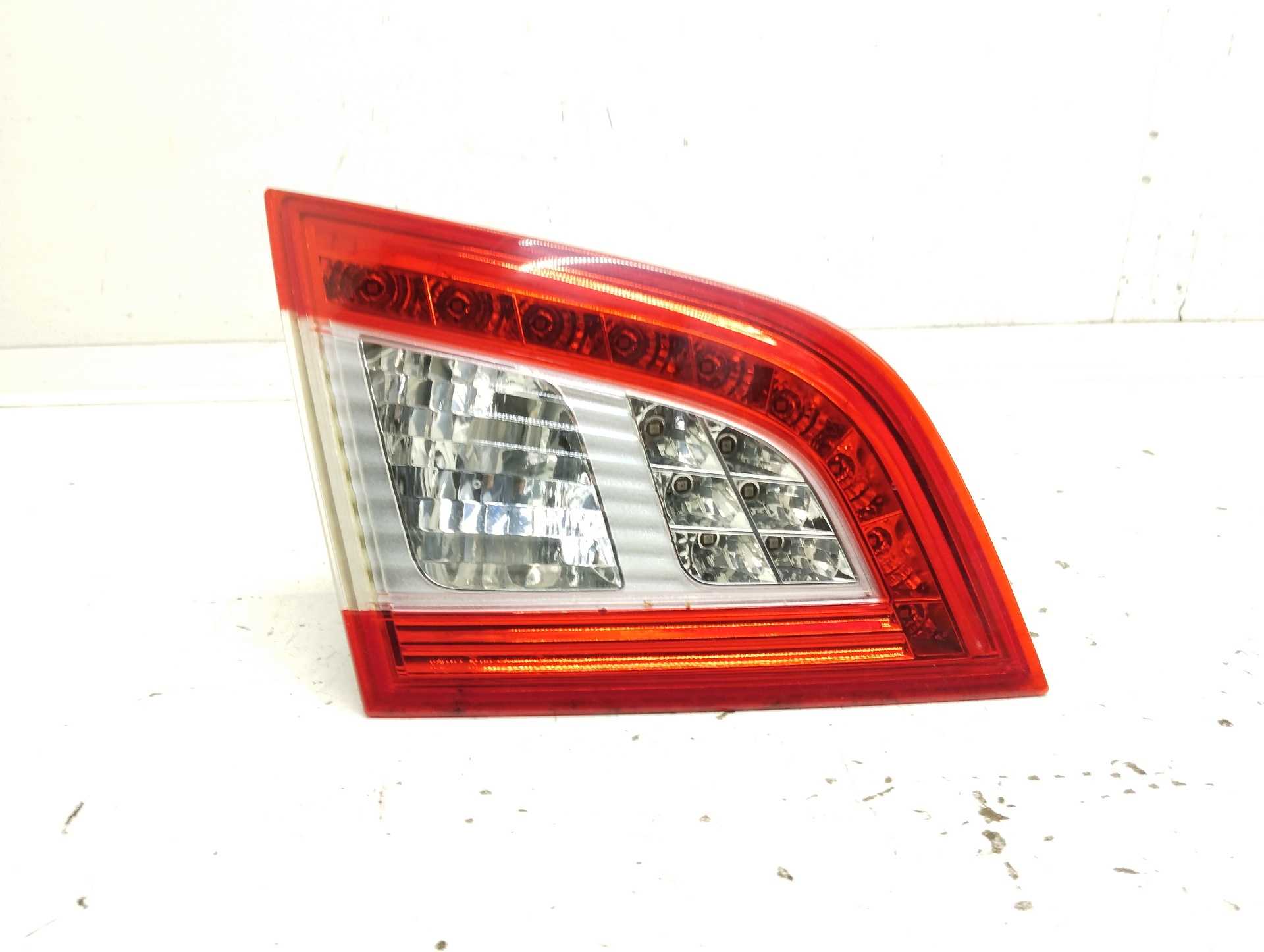 Recambio de piloto porton trasero izquierdo para peugeot 508 2.0 16v hdi fap referencia OEM IAM 9686780580  