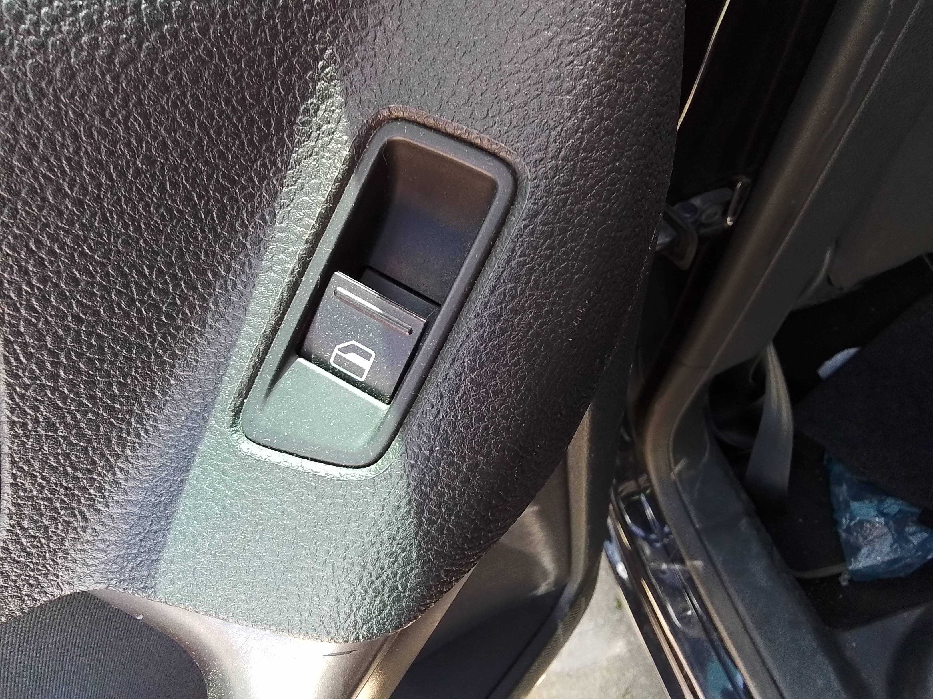 Recambio de mando elevalunas trasero izquierdo para volkswagen tiguan (5n1) 2.0 tdi referencia OEM IAM 7L6959855B  