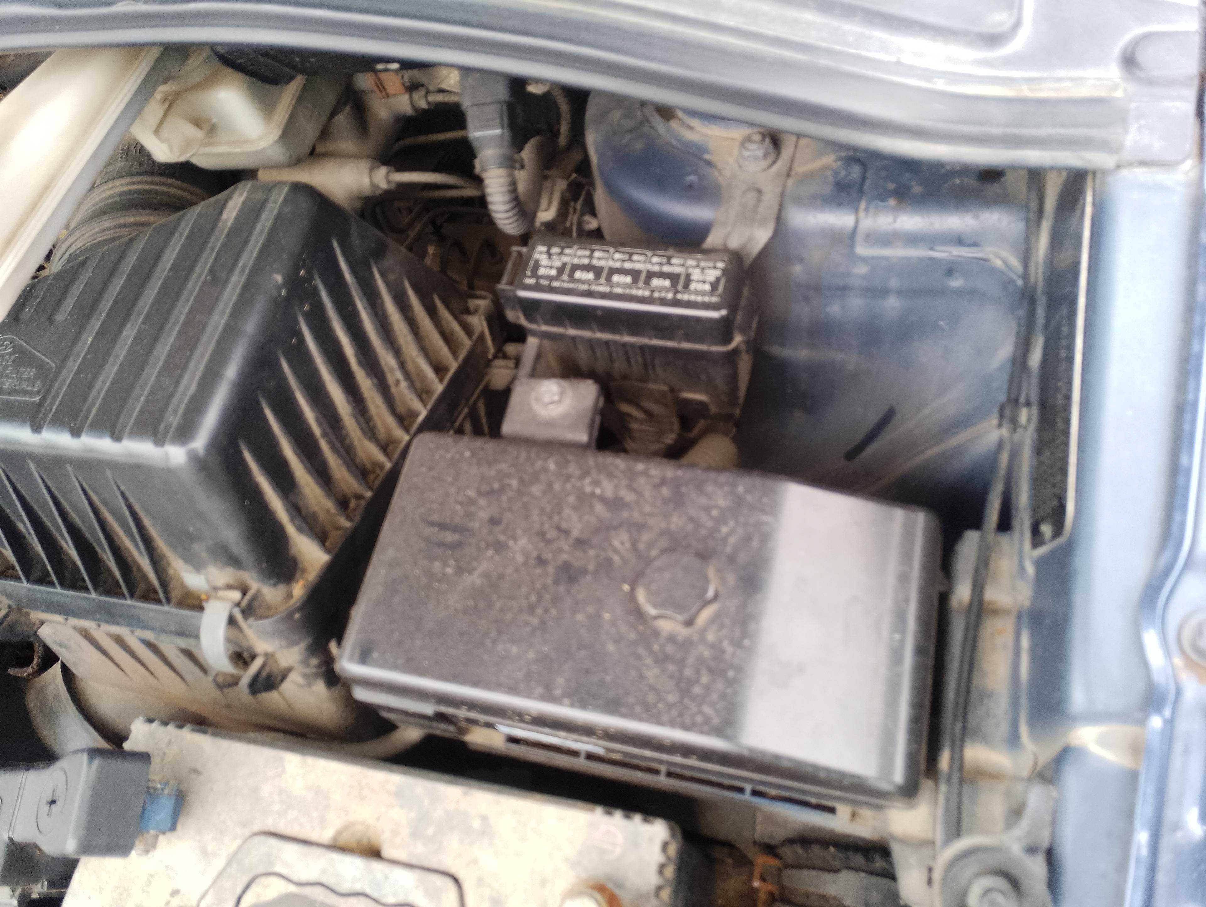 Recambio de caja reles / fusibles para hyundai trajet (fo) 2.0 crdi gls referencia OEM IAM   