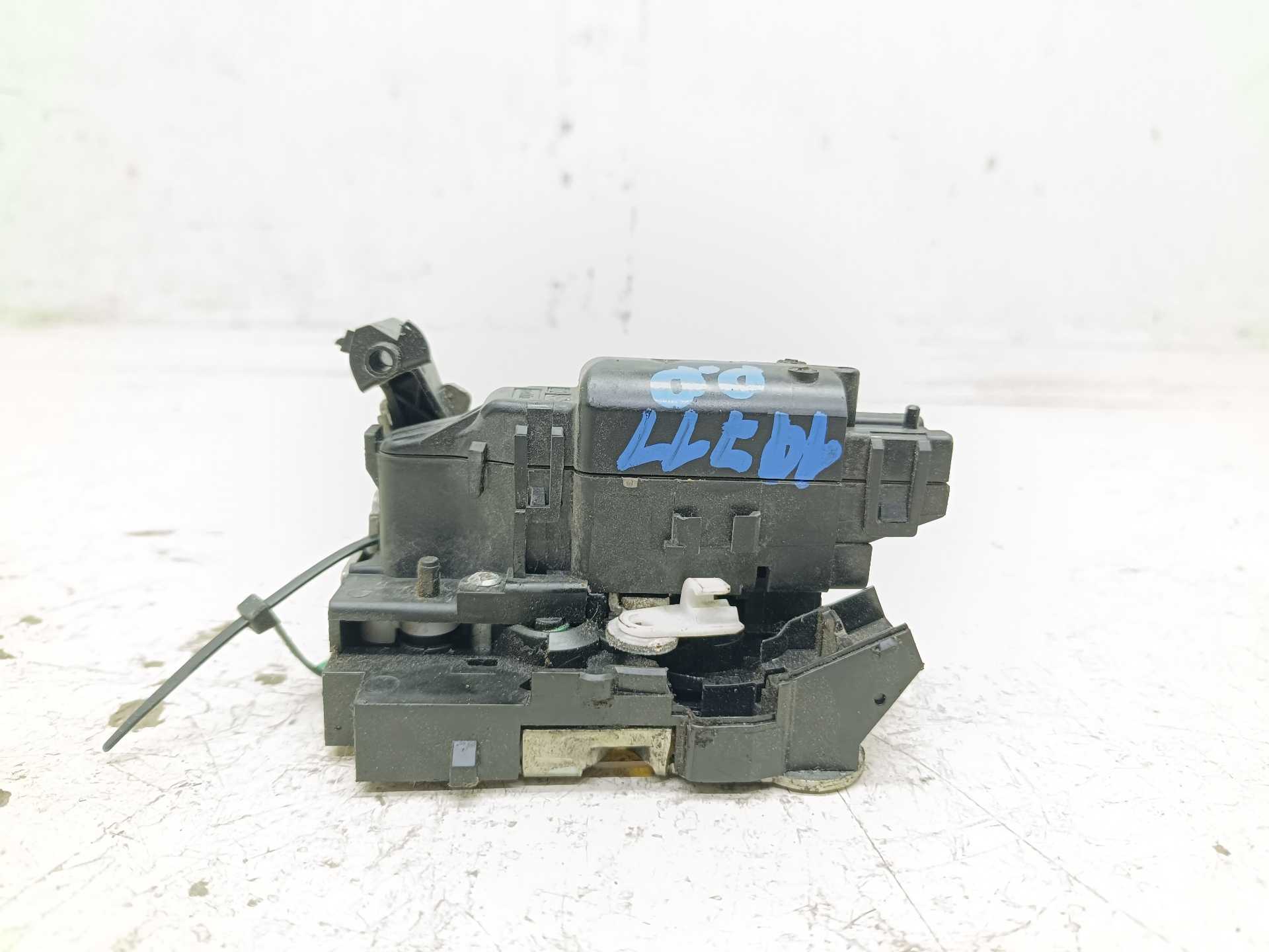 Recambio de cerradura puerta delantera derecha para dacia lodgy 15th anniversary referencia OEM IAM   
