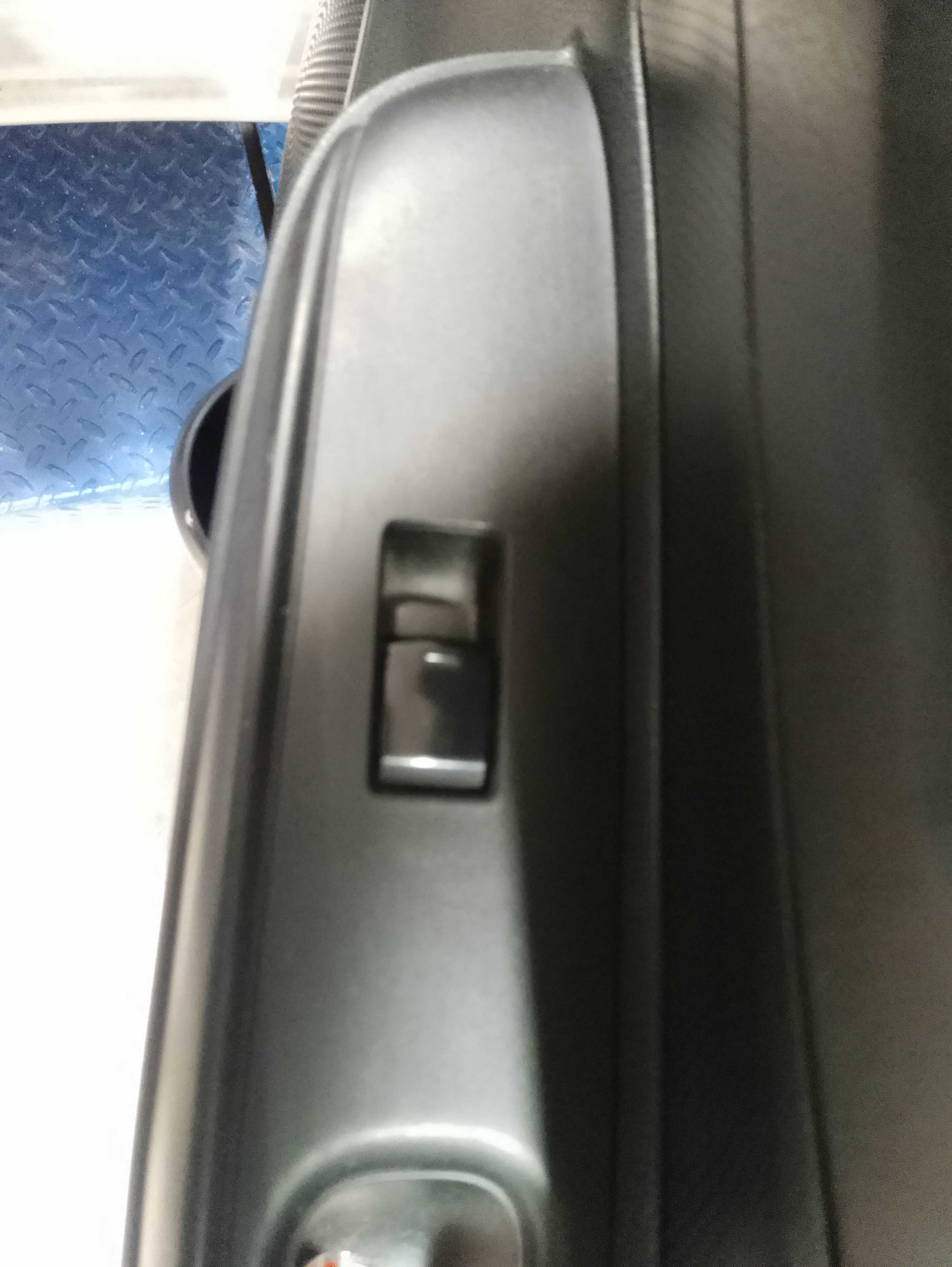 Recambio de mando elevalunas delantero derecho para nissan note acenta referencia OEM IAM   