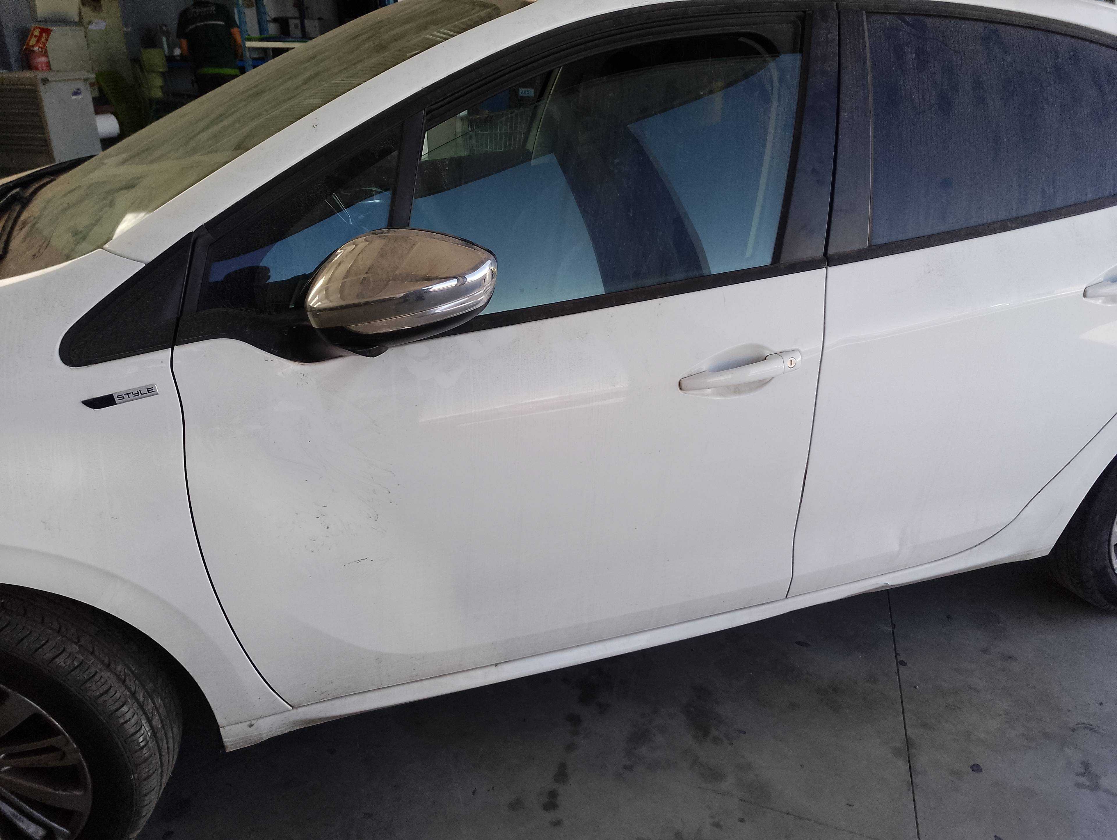 Recambio de puerta delantera izquierda para peugeot 208 active referencia OEM IAM   