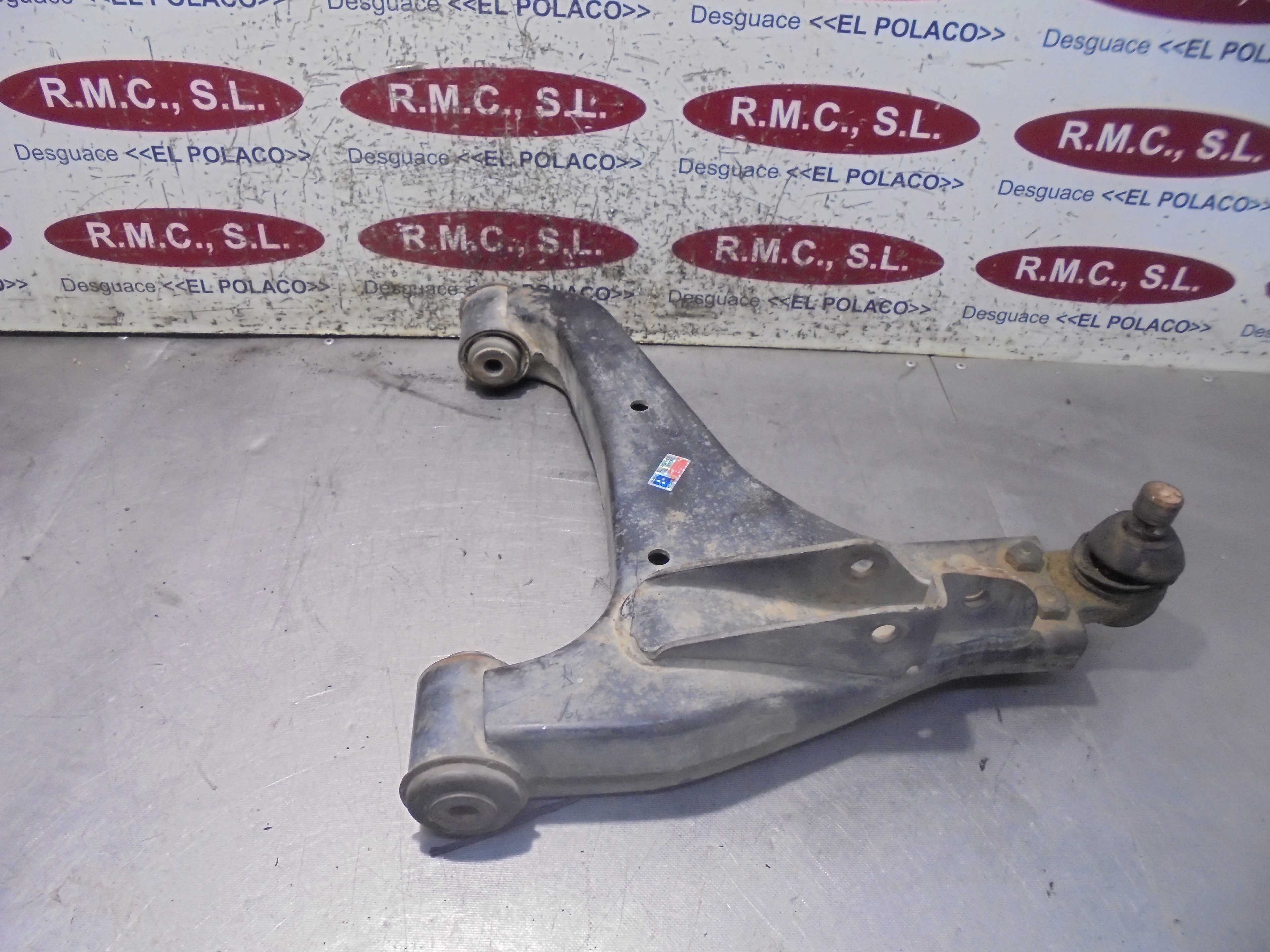 Recambio de brazo suspension inferior delantero izquierdo para ssangyong rodius xdi referencia OEM IAM   