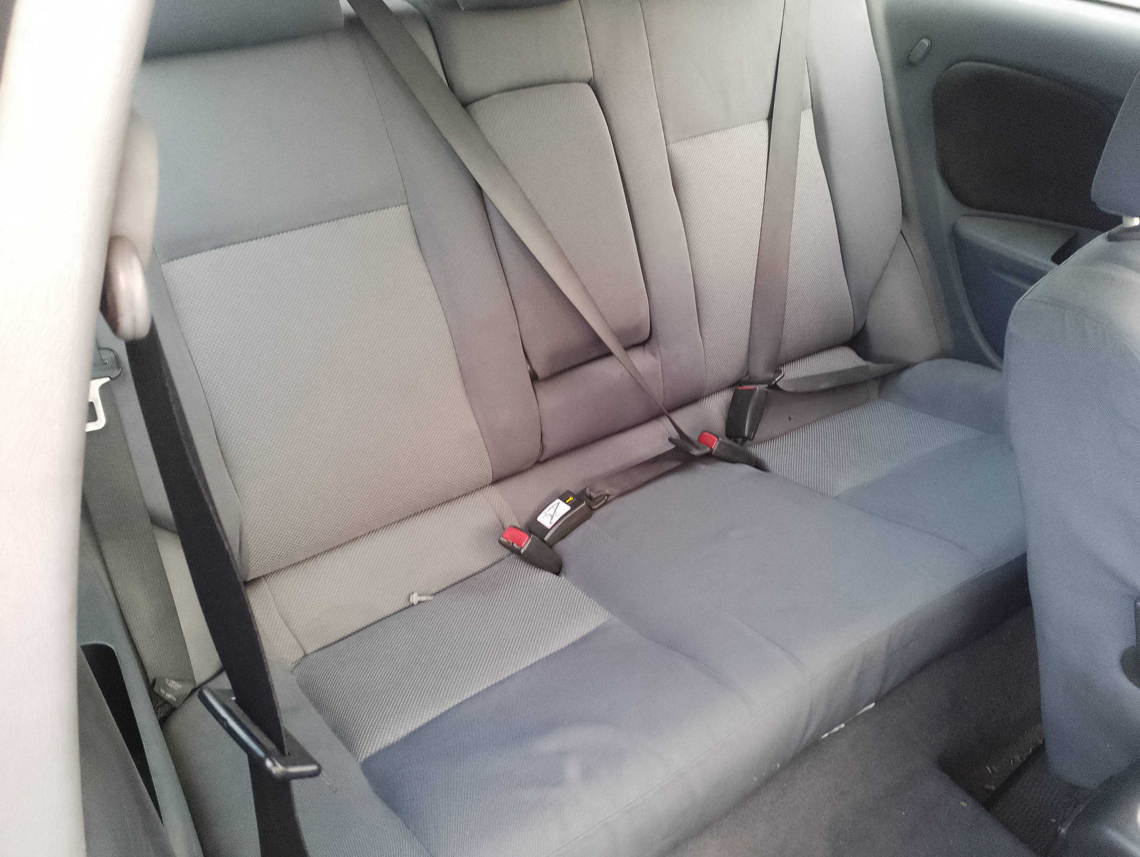 Recambio de asientos traseros para nissan almera (n16/e) acenta referencia OEM IAM   