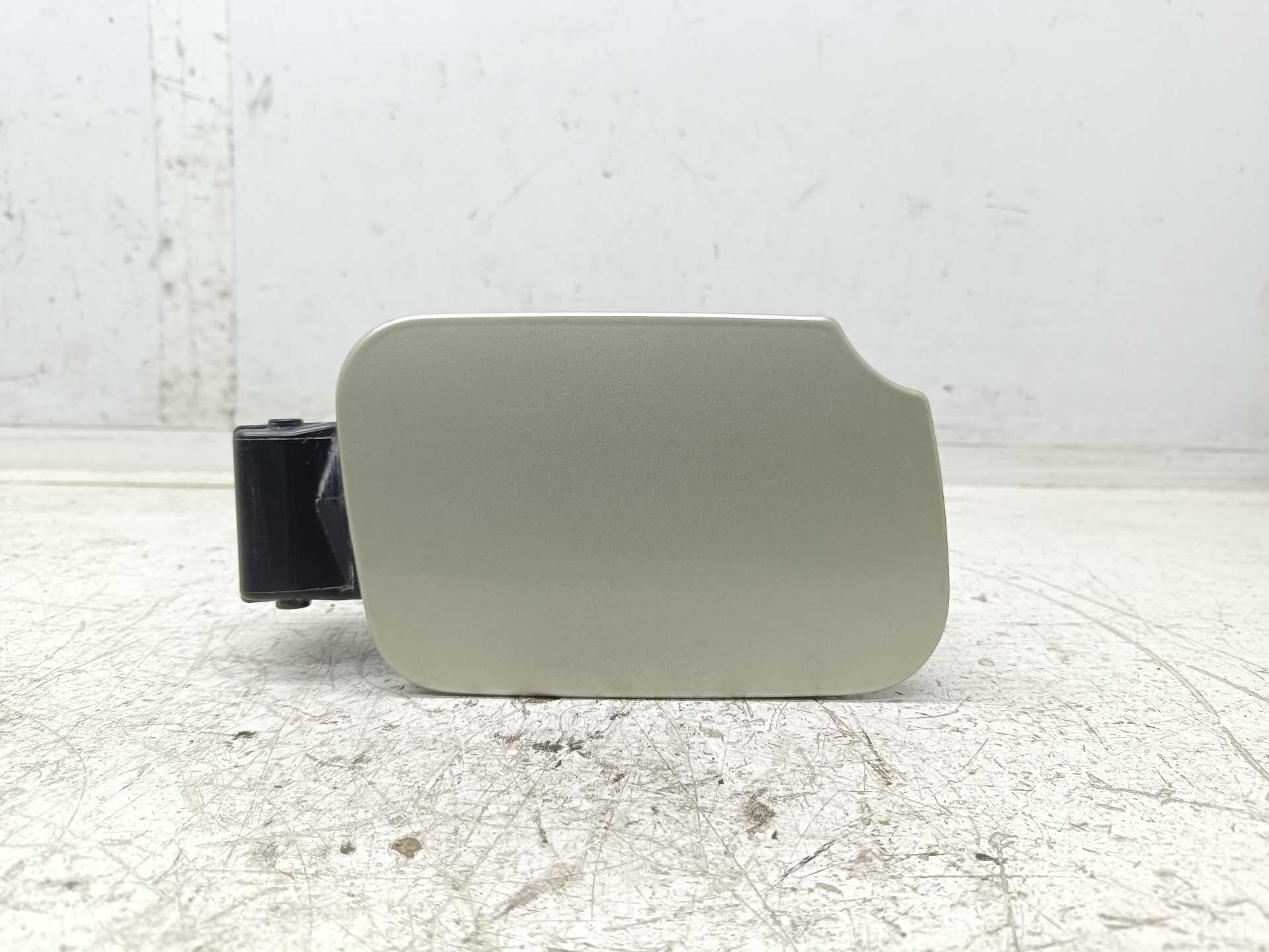 Recambio de tapa exterior combustible para peugeot 407 sr sport referencia OEM IAM   