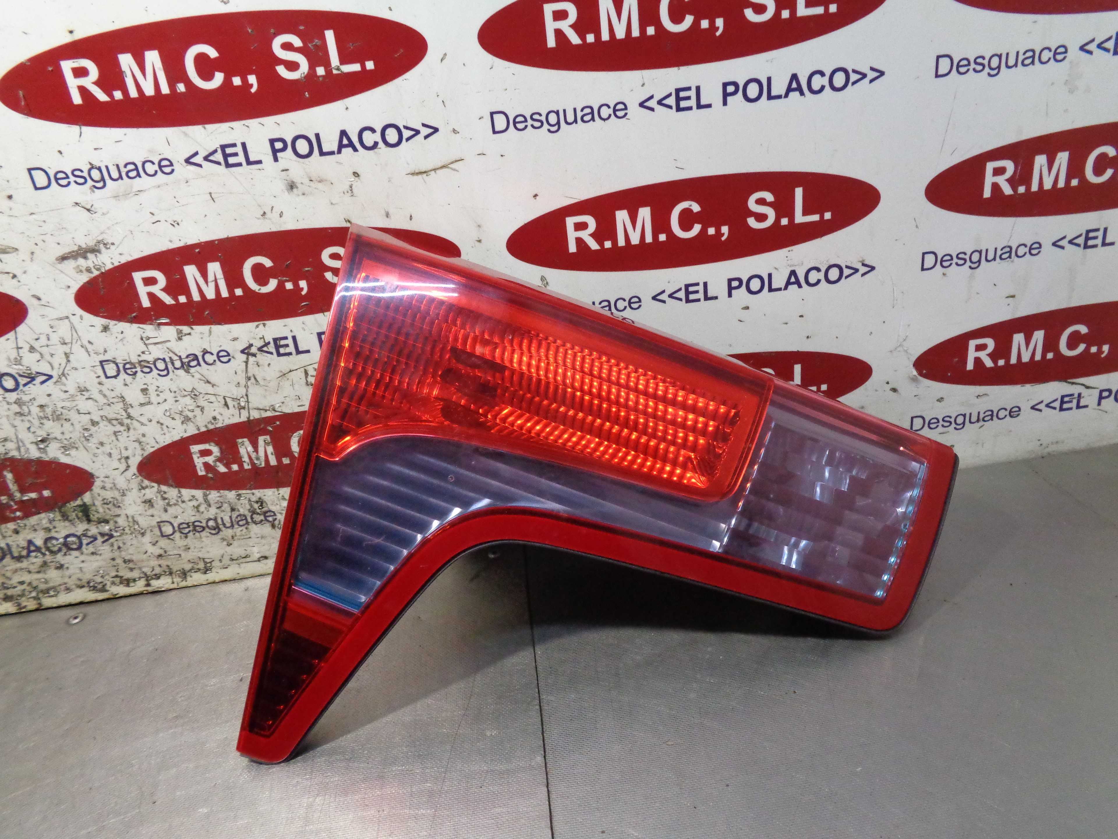 Recambio de piloto porton trasero izquierdo para citroën c5 berlina exclusive referencia OEM IAM 89032711  