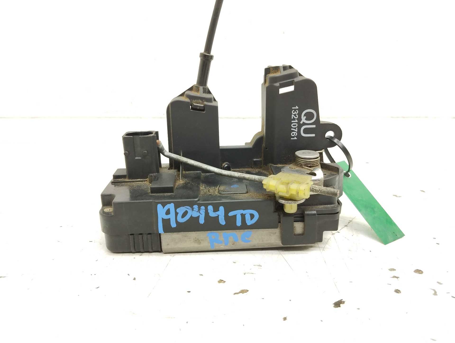 Recambio de cerradura puerta trasera derecha para opel vectra c berlina cosmo referencia OEM IAM 13210761  