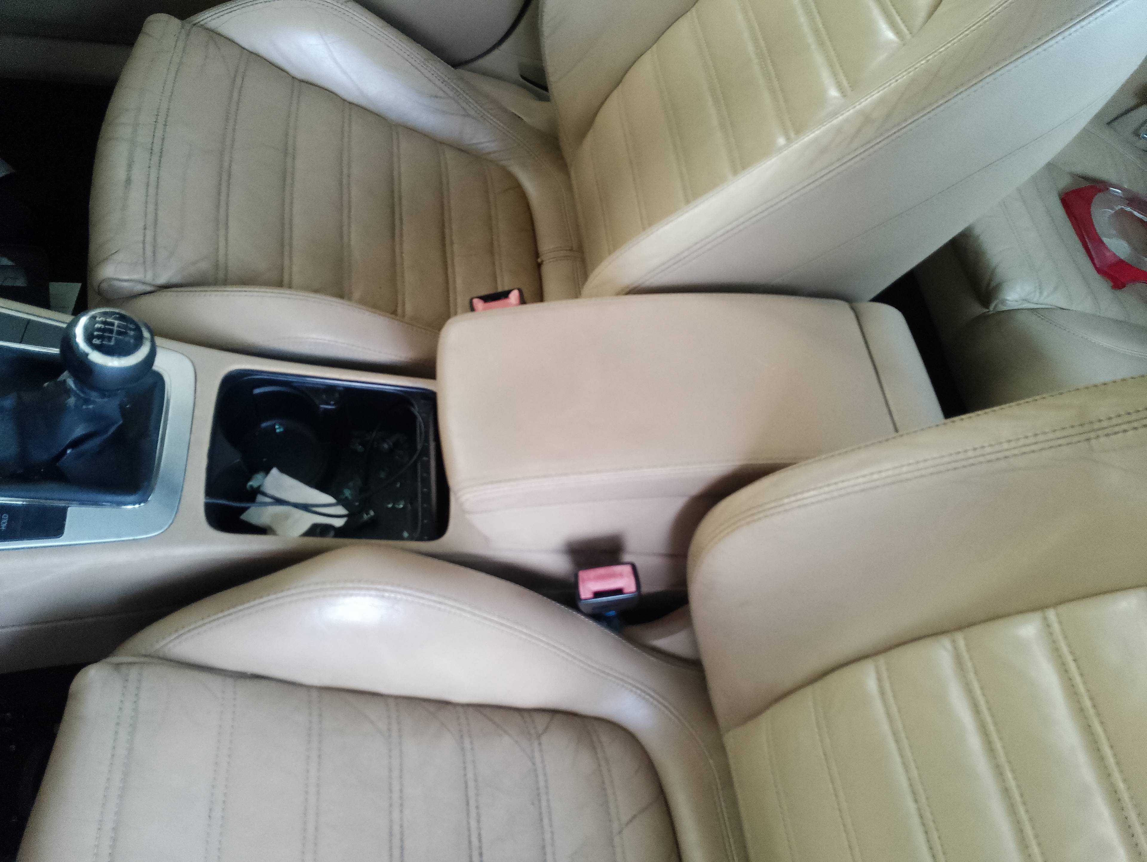 Recambio de apoyabrazos central para volkswagen passat berlina (3c2) advance referencia OEM IAM   
