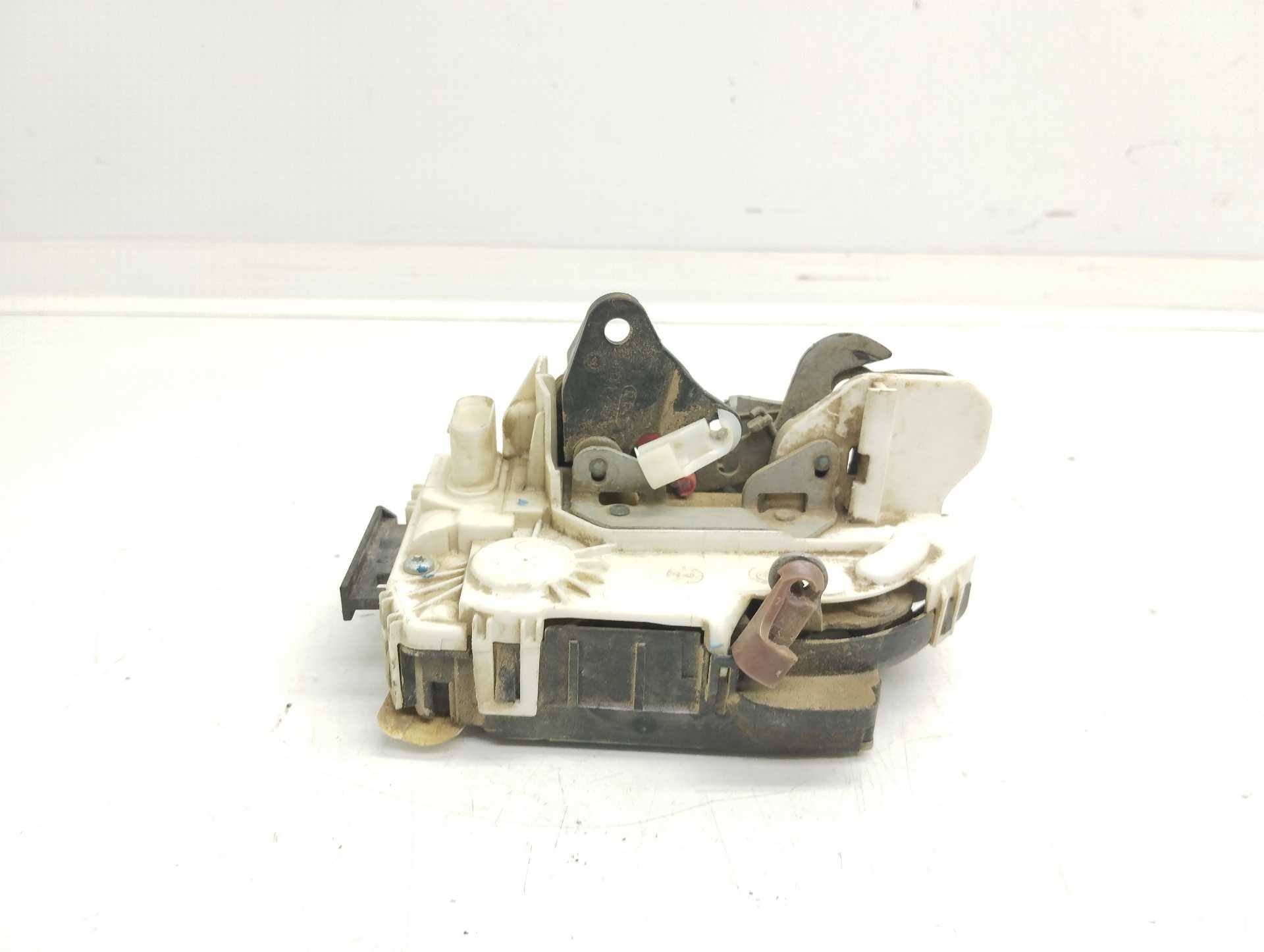 Recambio de cerradura puerta trasera derecha para jeep compass limited referencia OEM IAM P04589414AE  