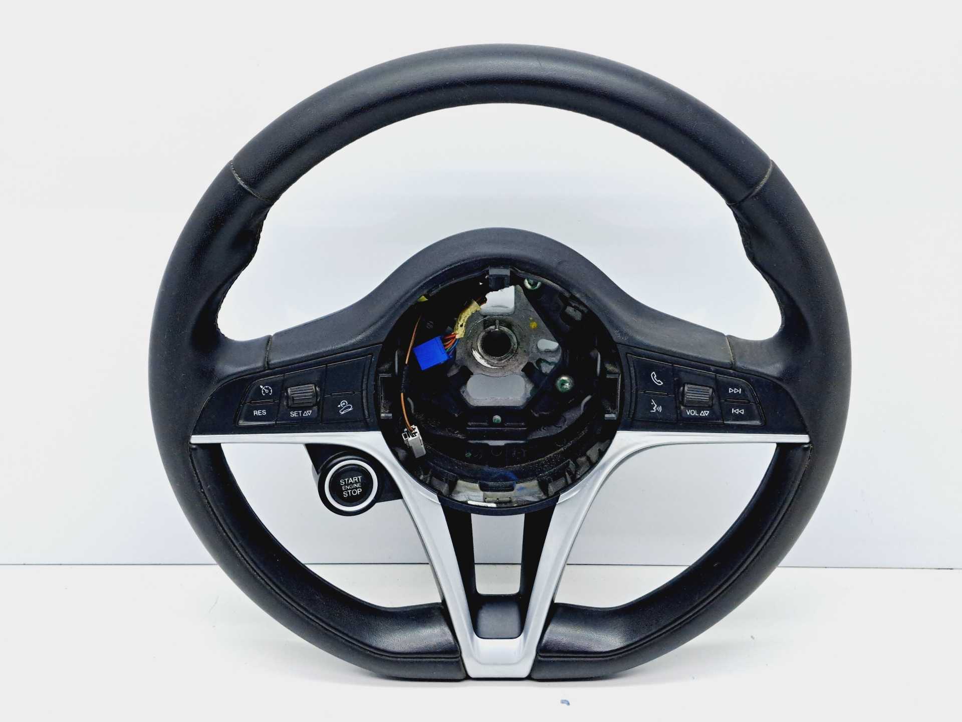 Recambio de volante para alfa romeo stelvio (630) executive 4wd referencia OEM IAM 01561247230 2010304X66D KSS