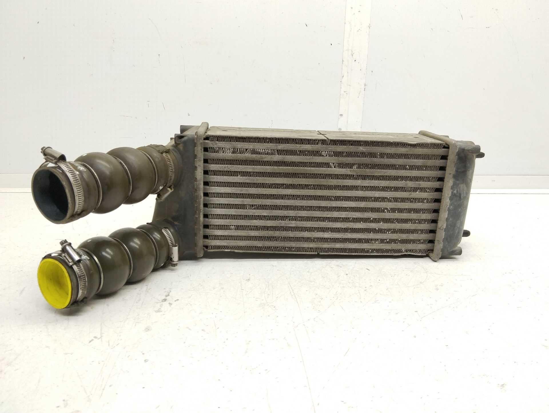 Recambio de intercooler para peugeot 307 berlina (s2) xs referencia OEM IAM 9648551880 876923JF VALEO