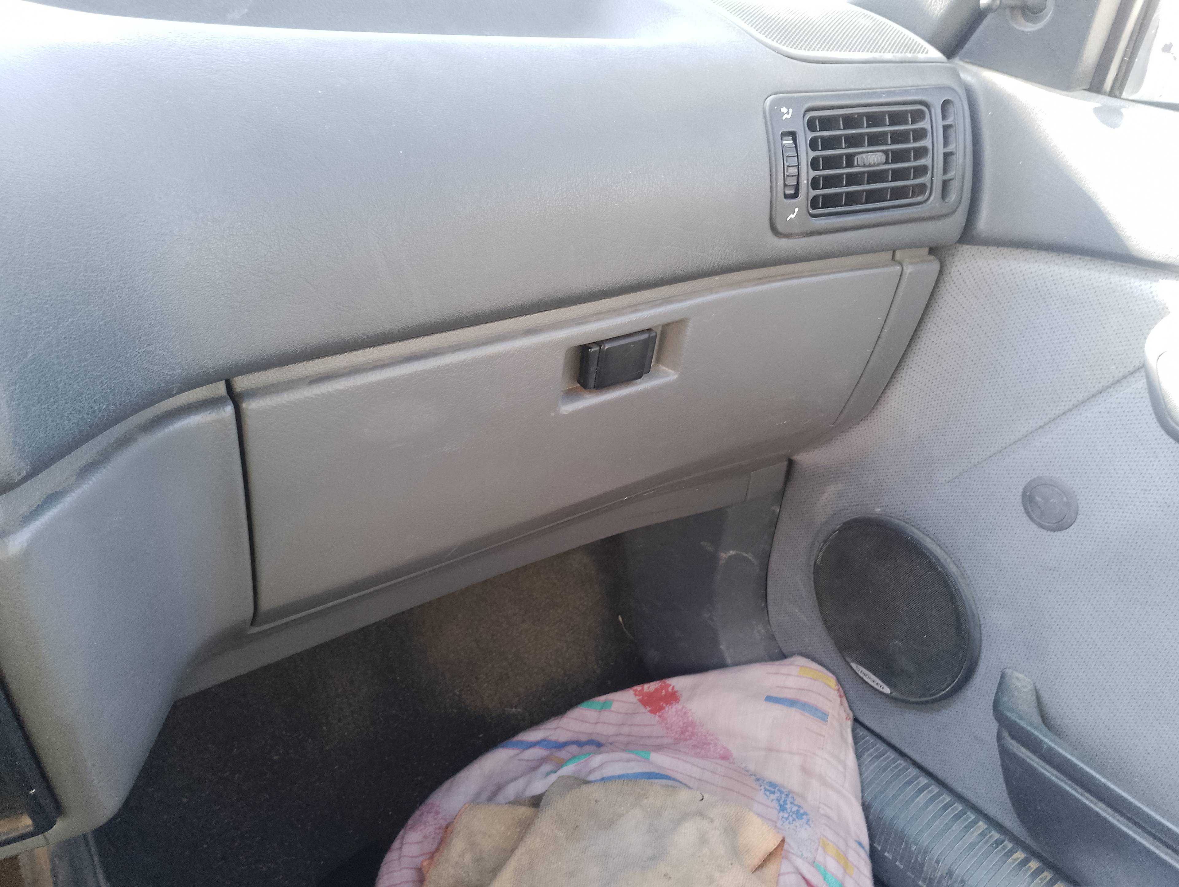 Recambio de guantera para renault 19 (b/c/l53) referencia OEM IAM   