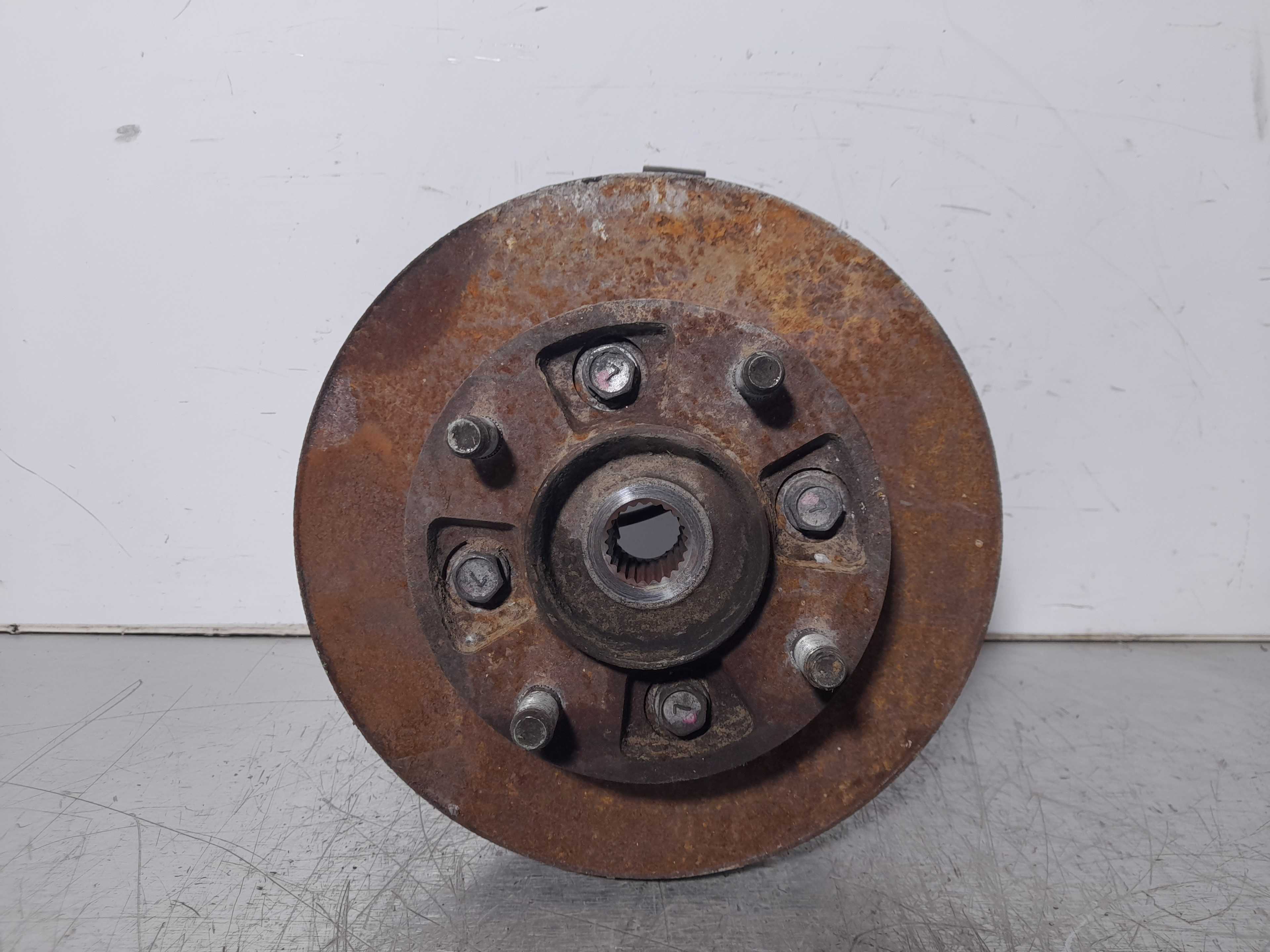Recambio de mangueta delantera derecha para chevrolet matiz se referencia OEM IAM   