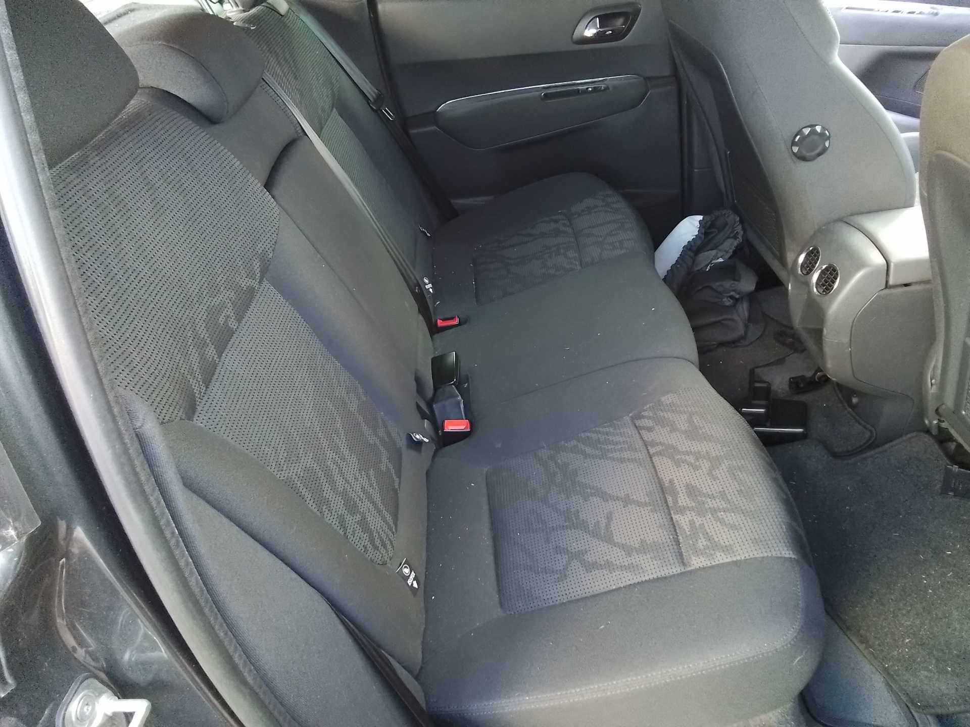 Recambio de asientos traseros para peugeot 3008 1.6 hdi fap referencia OEM IAM   