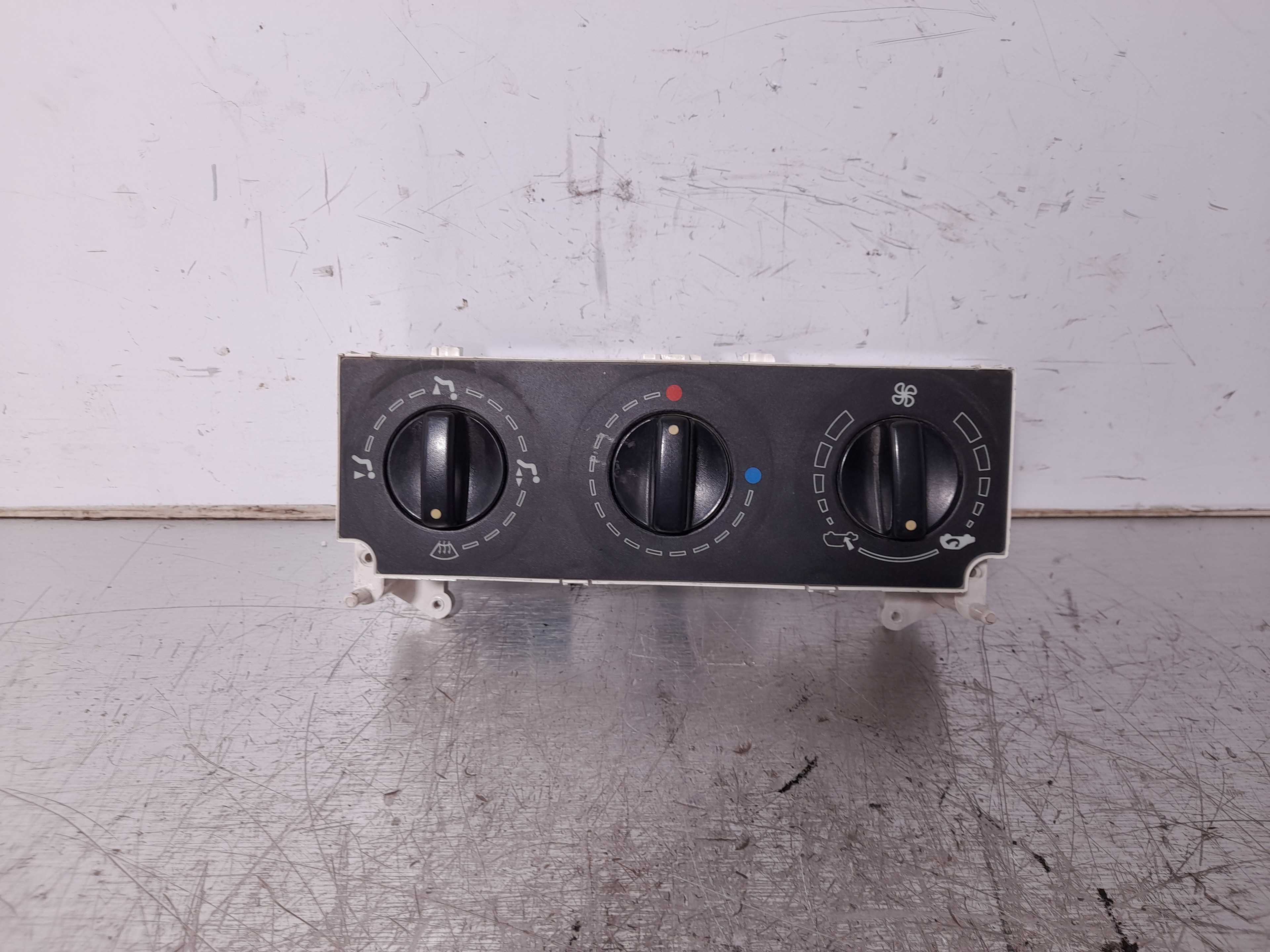 Recambio de mando calefaccion / aire acondicionado para peugeot partner (s1) universal studios port aventura referencia OEM IAM 