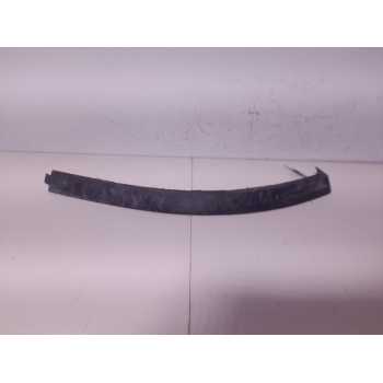EMBELLECEDOR PARAGOLPES DELANTERO IZQUIERDO 