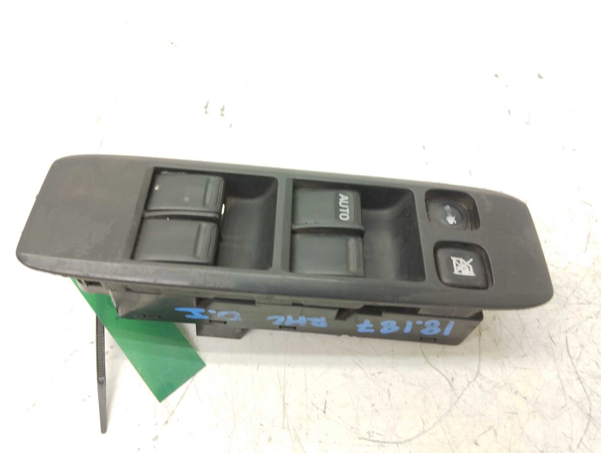 Recambio de mando elevalunas delantero izquierdo para nissan primera berlina (p12) acenta referencia OEM IAM 25401AV640 C8DD702N