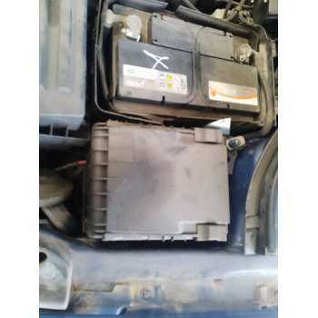 CAJA RELES / FUSIBLES 