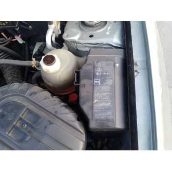 CAJA RELES / FUSIBLES 