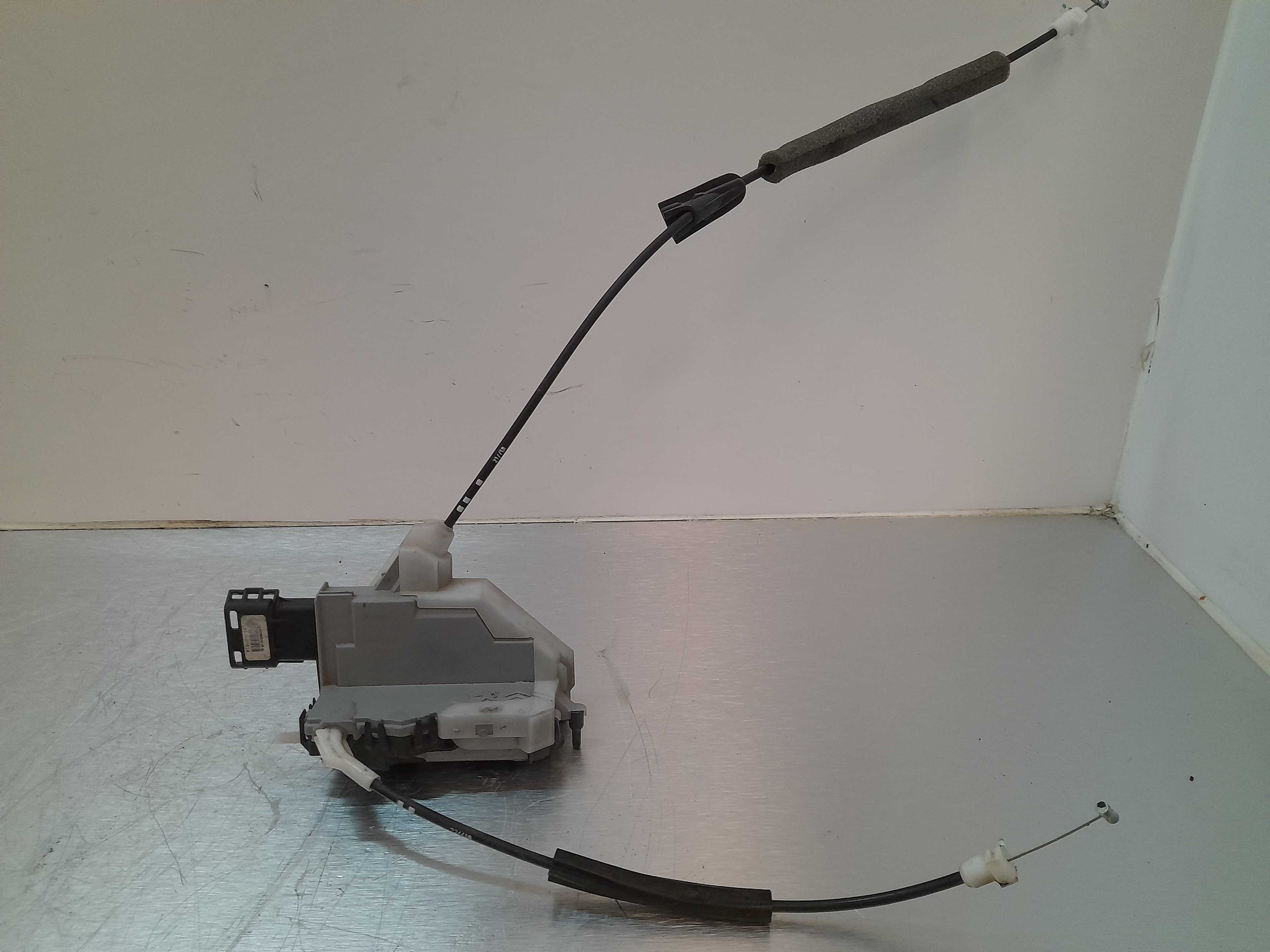 Recambio de cerradura puerta trasera izquierda para citroën c5 berlina business referencia OEM IAM 4240A2353J6  