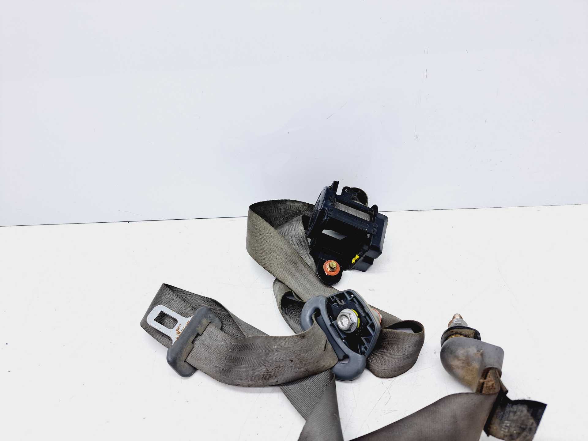 Recambio de cinturon seguridad trasero derecho para ssangyong rodius xdi referencia OEM IAM   
