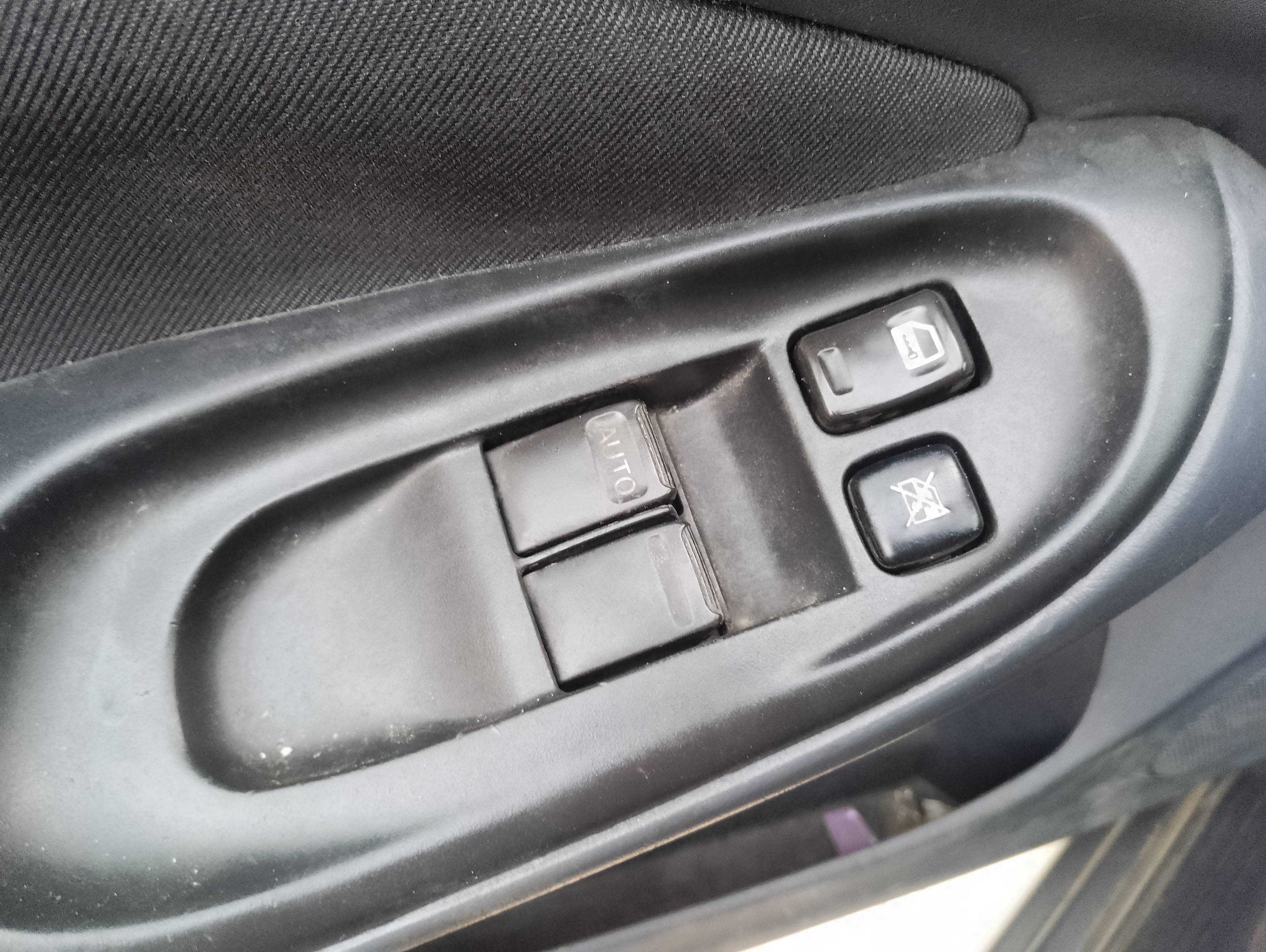 Recambio de mando elevalunas delantero izquierdo para nissan almera (n16/e) acenta referencia OEM IAM   