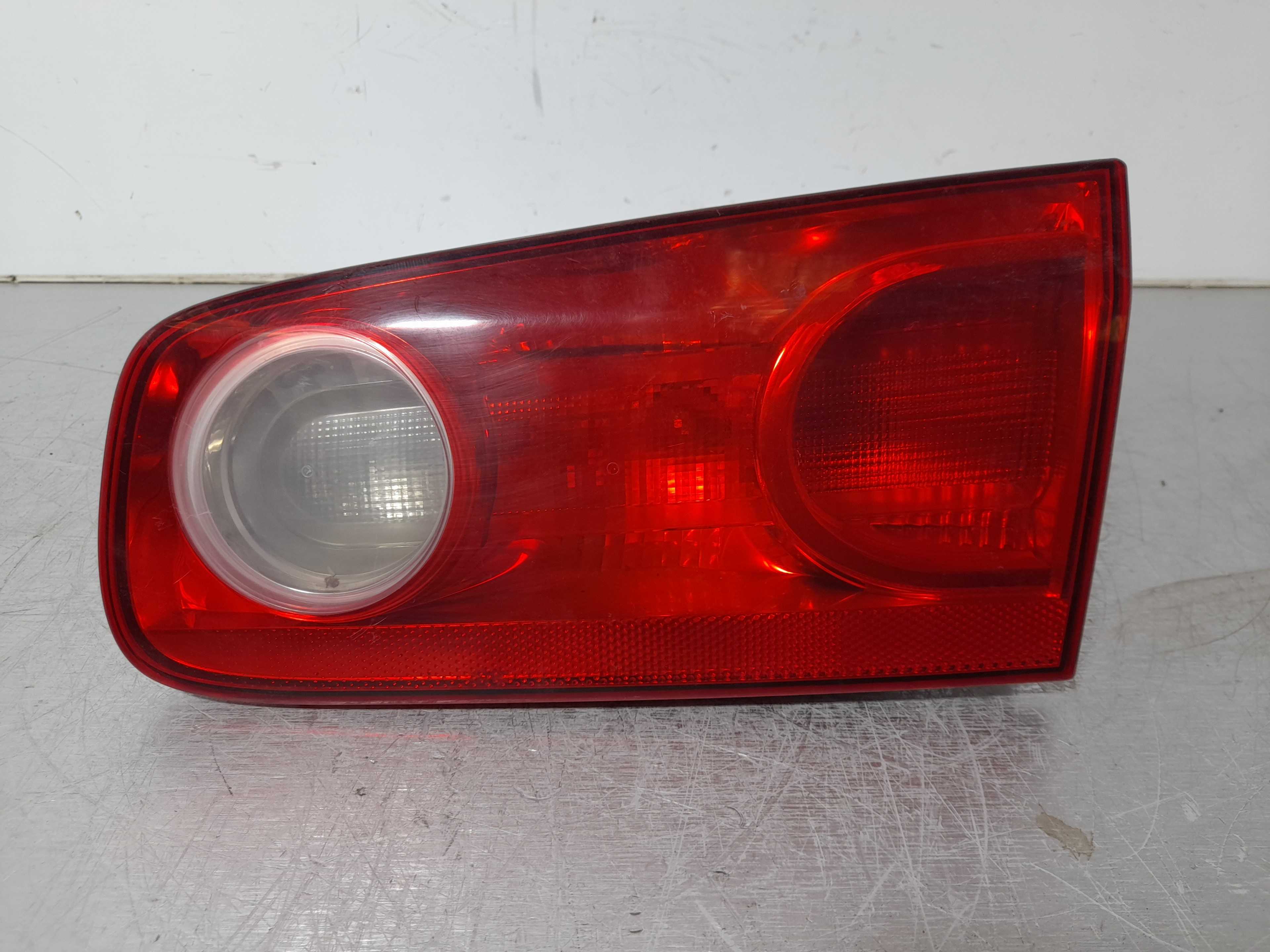 Recambio de piloto porton trasero derecho para renault laguna ii (bg0) authentique referencia OEM IAM   