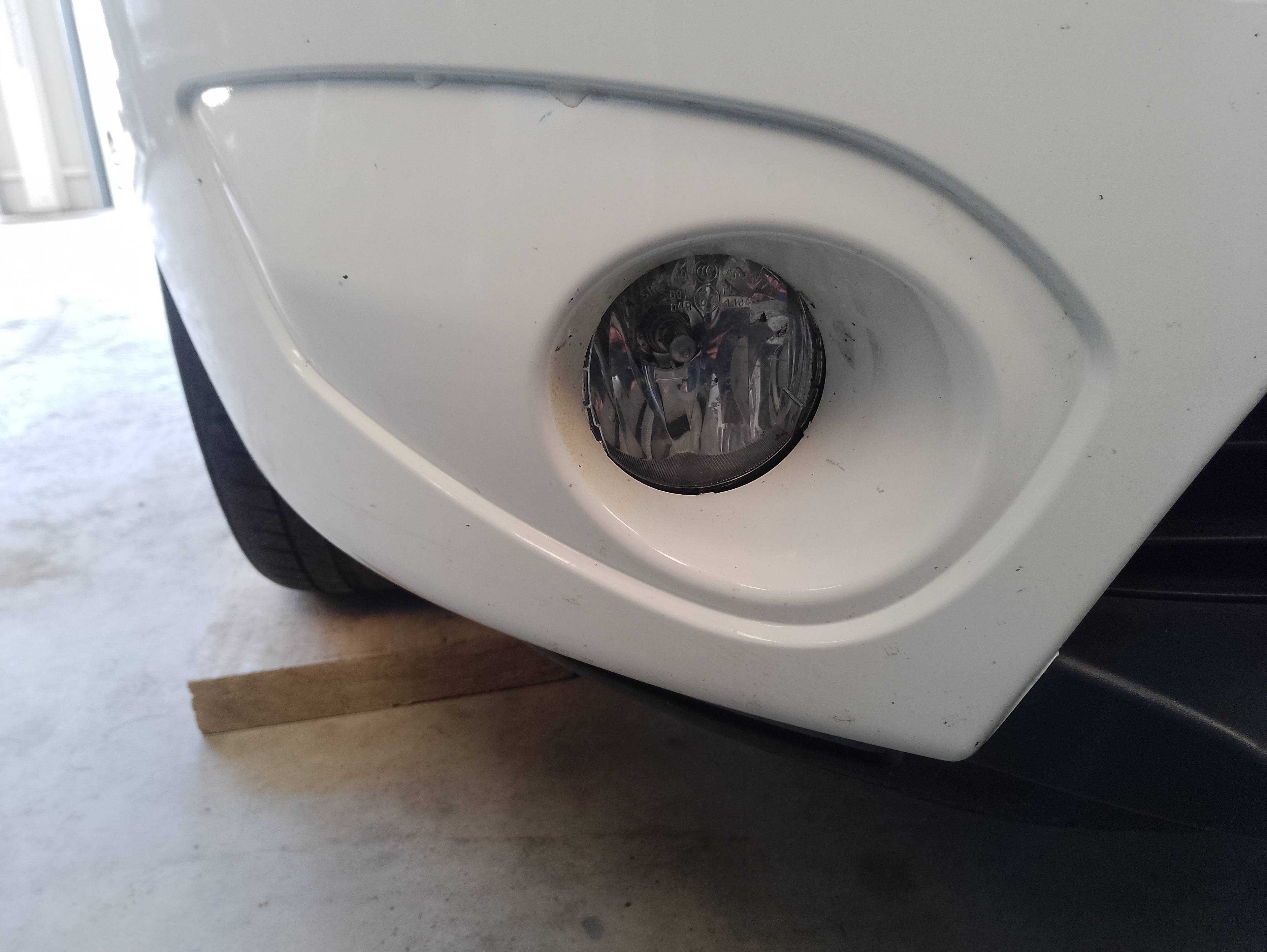 Recambio de faro antiniebla derecho para dacia lodgy 15th anniversary referencia OEM IAM   