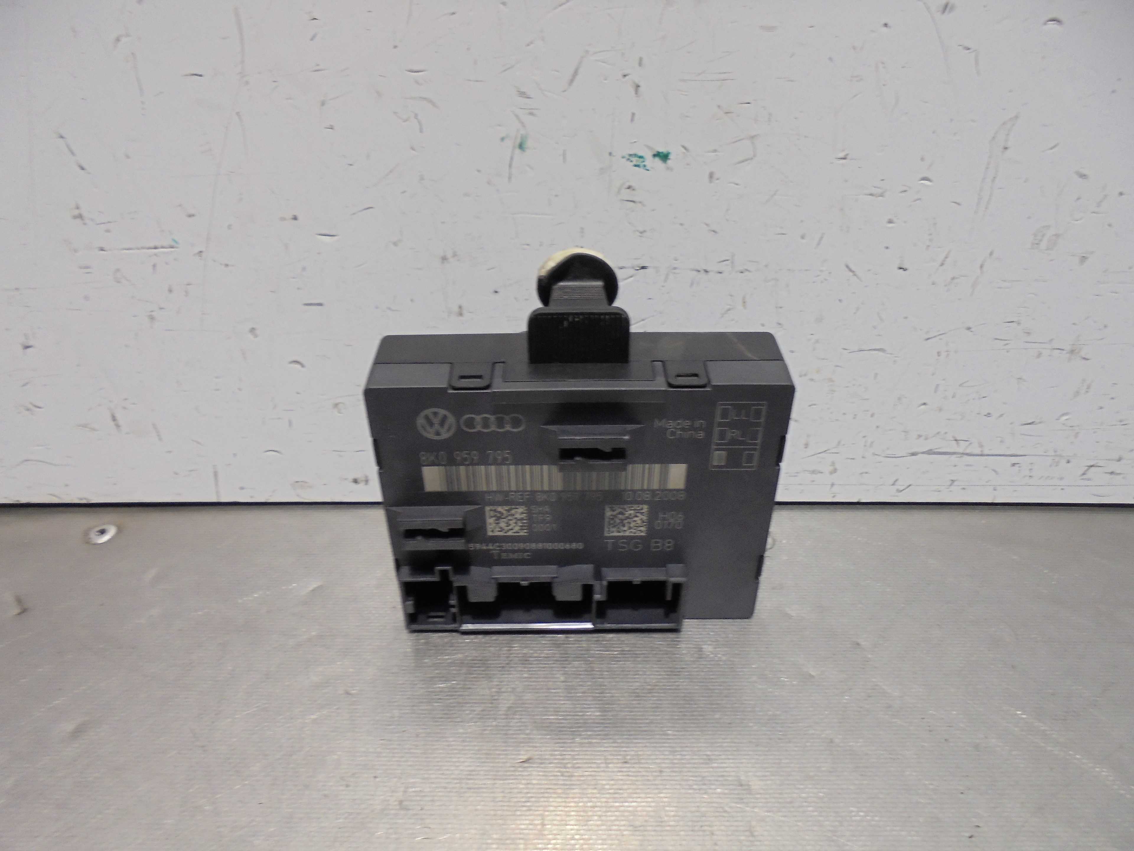 Recambio de modulo confort para audi a4 avant (8k5) (2008) básico referencia OEM IAM  TEMIC 