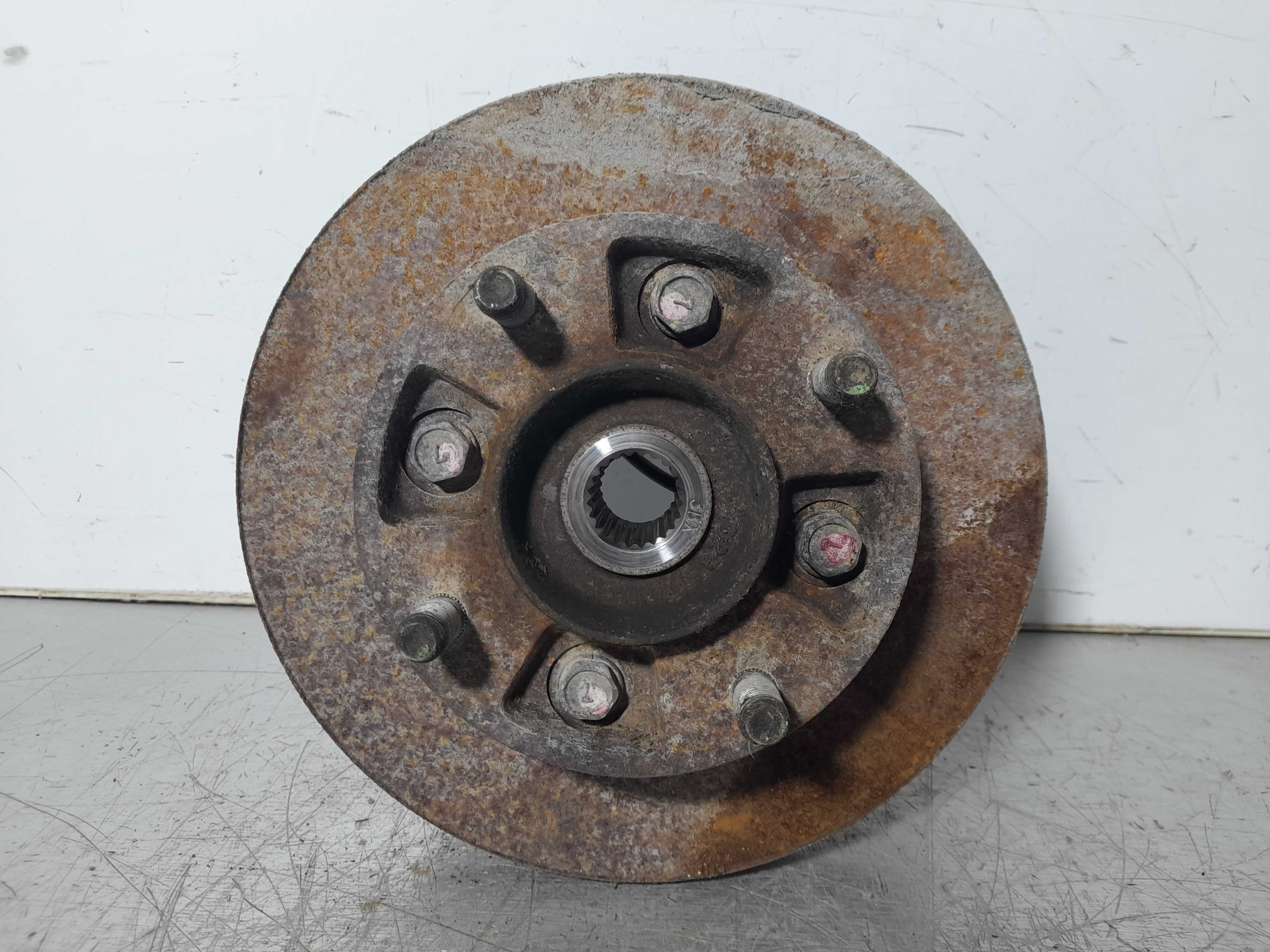 Recambio de mangueta delantera izquierda para chevrolet matiz se referencia OEM IAM   