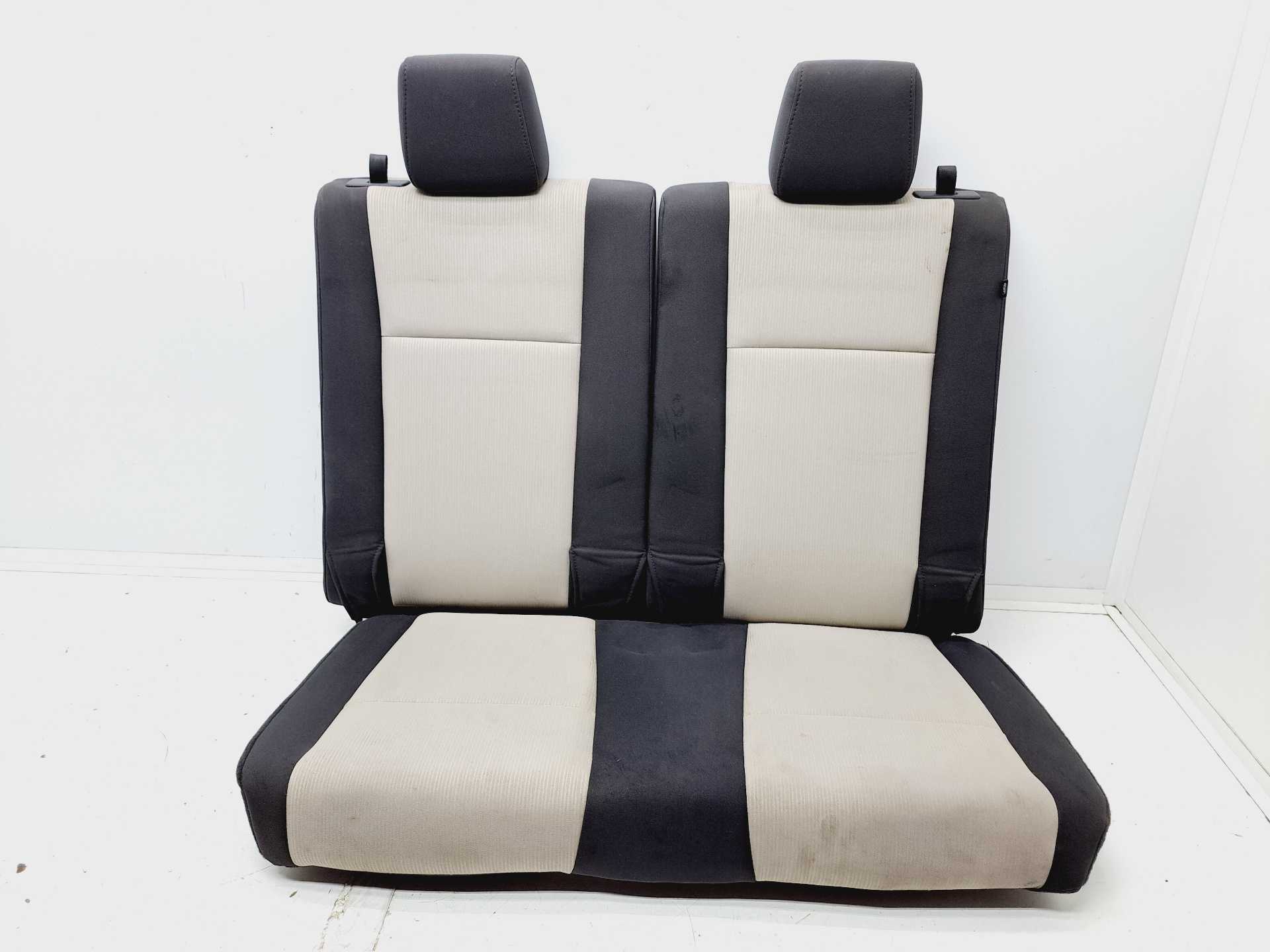 Recambio de asientos tercera fila para dodge journey se referencia OEM IAM 121892696  