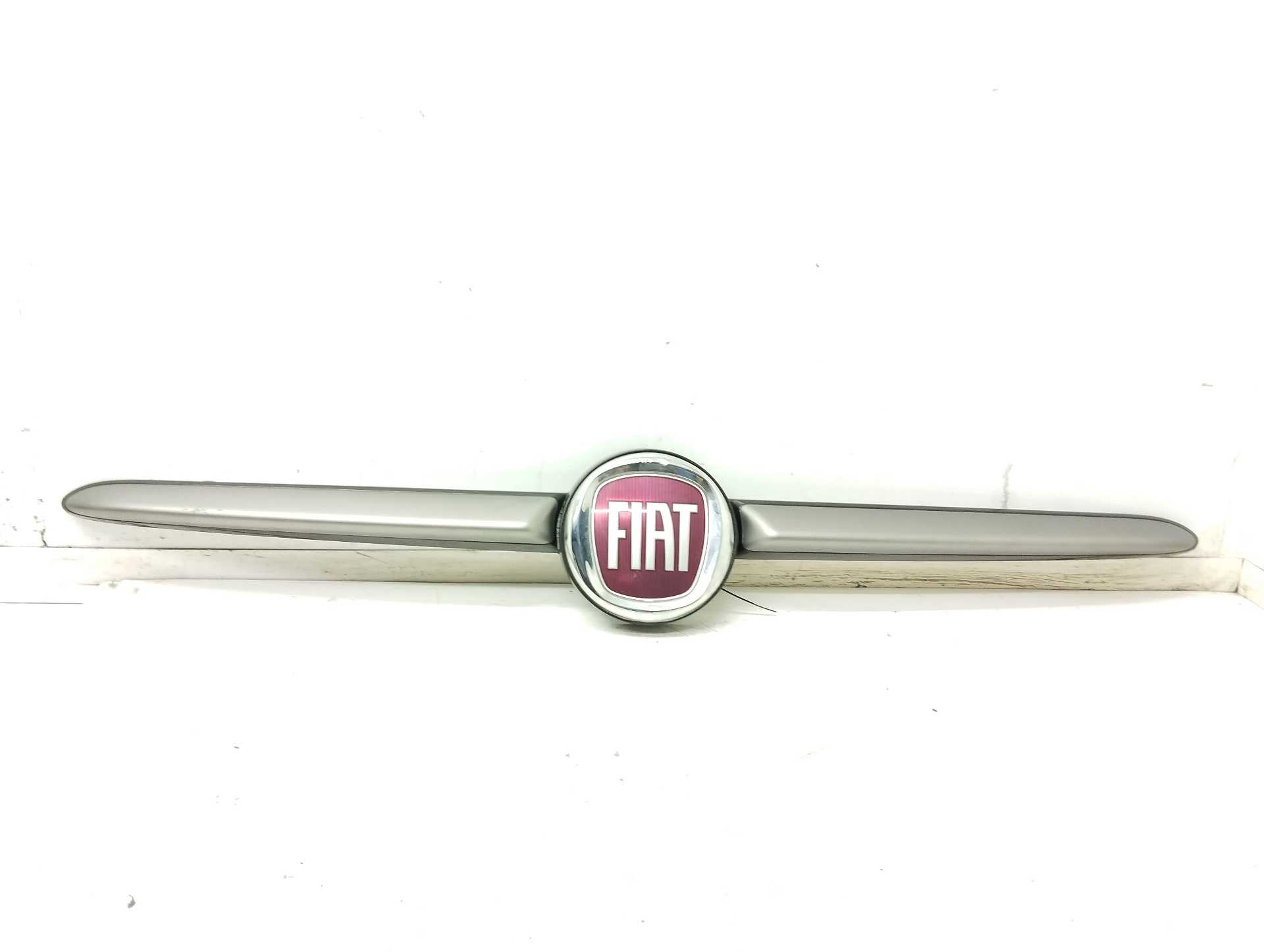 Recambio de emblema para fiat 500 l (330) city cross referencia OEM IAM 735650509 0000735657967 