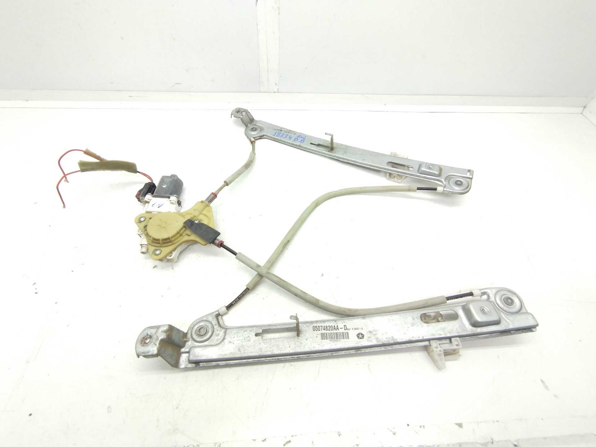 Recambio de elevalunas delantero derecho para jeep compass limited referencia OEM IAM 05074820AA  