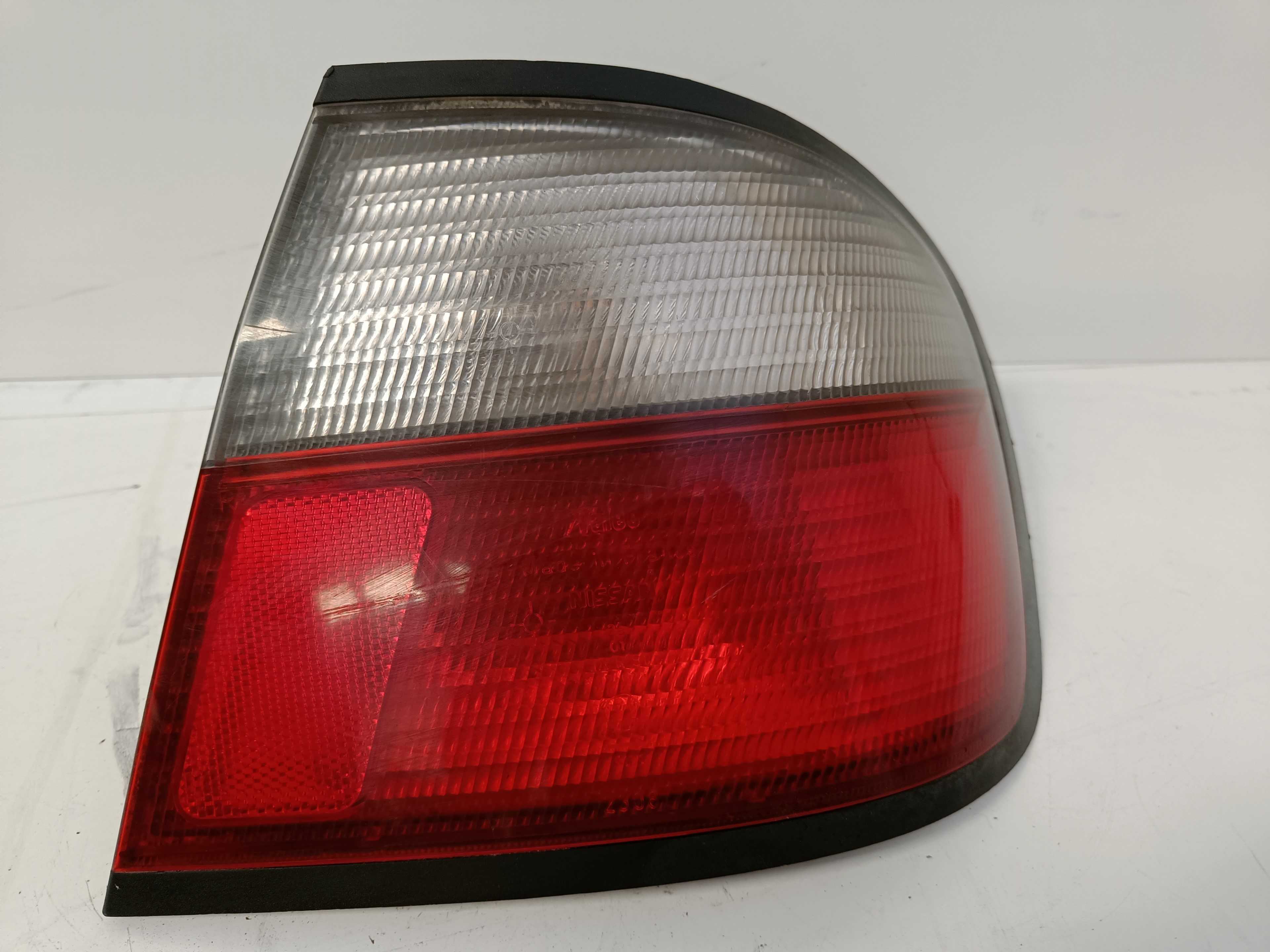 Recambio de piloto trasero derecho para nissan primera berlina (p11) 2.0 turbodiesel cat referencia OEM IAM   