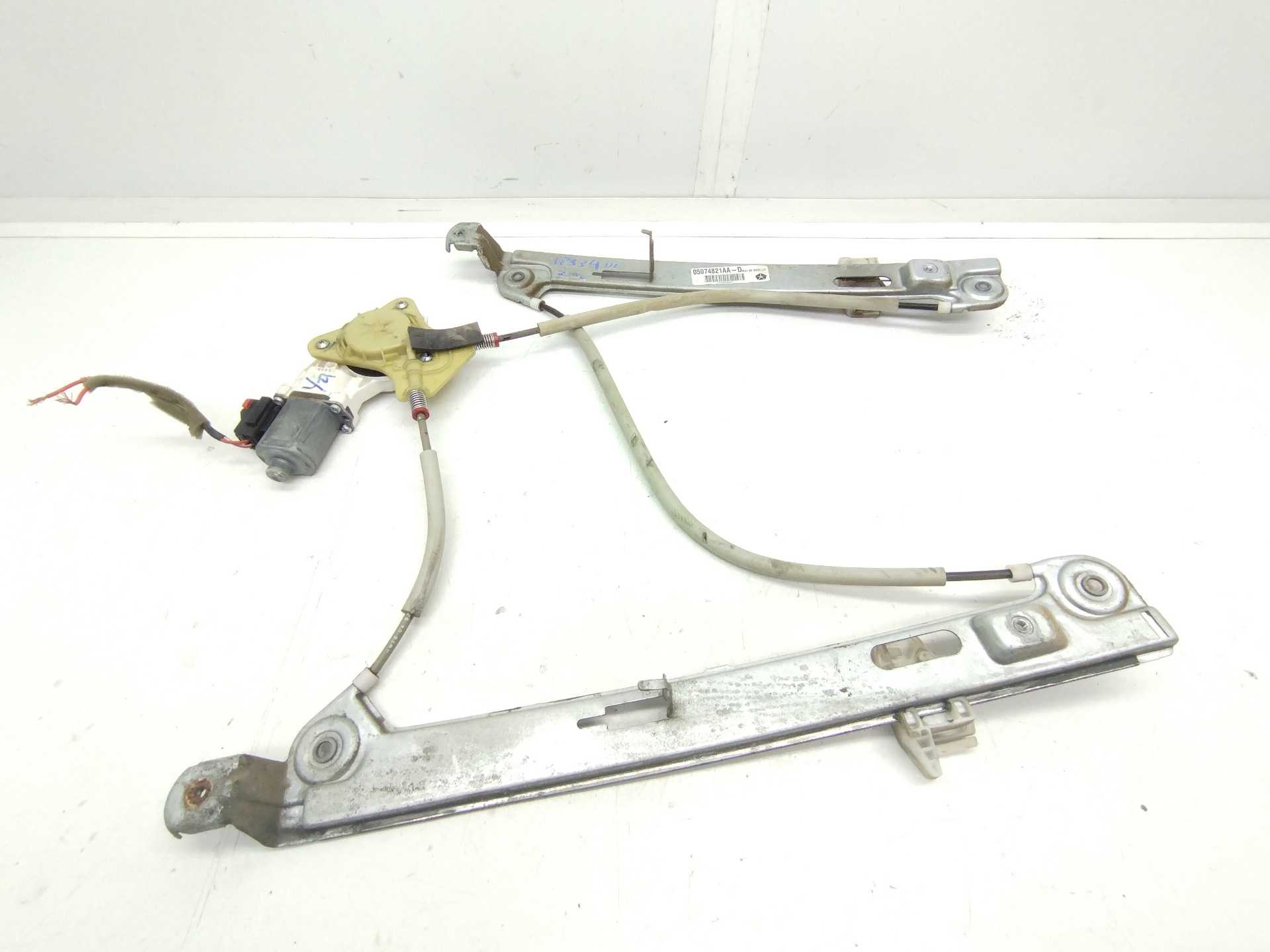 Recambio de elevalunas delantero izquierdo para jeep compass limited referencia OEM IAM 05074821AA  