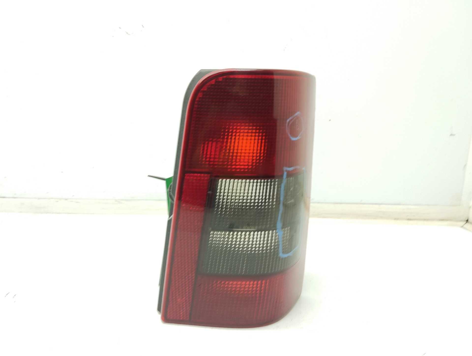Recambio de piloto trasero derecho para peugeot partner (s1) universal studios port aventura referencia OEM IAM 085521909R  