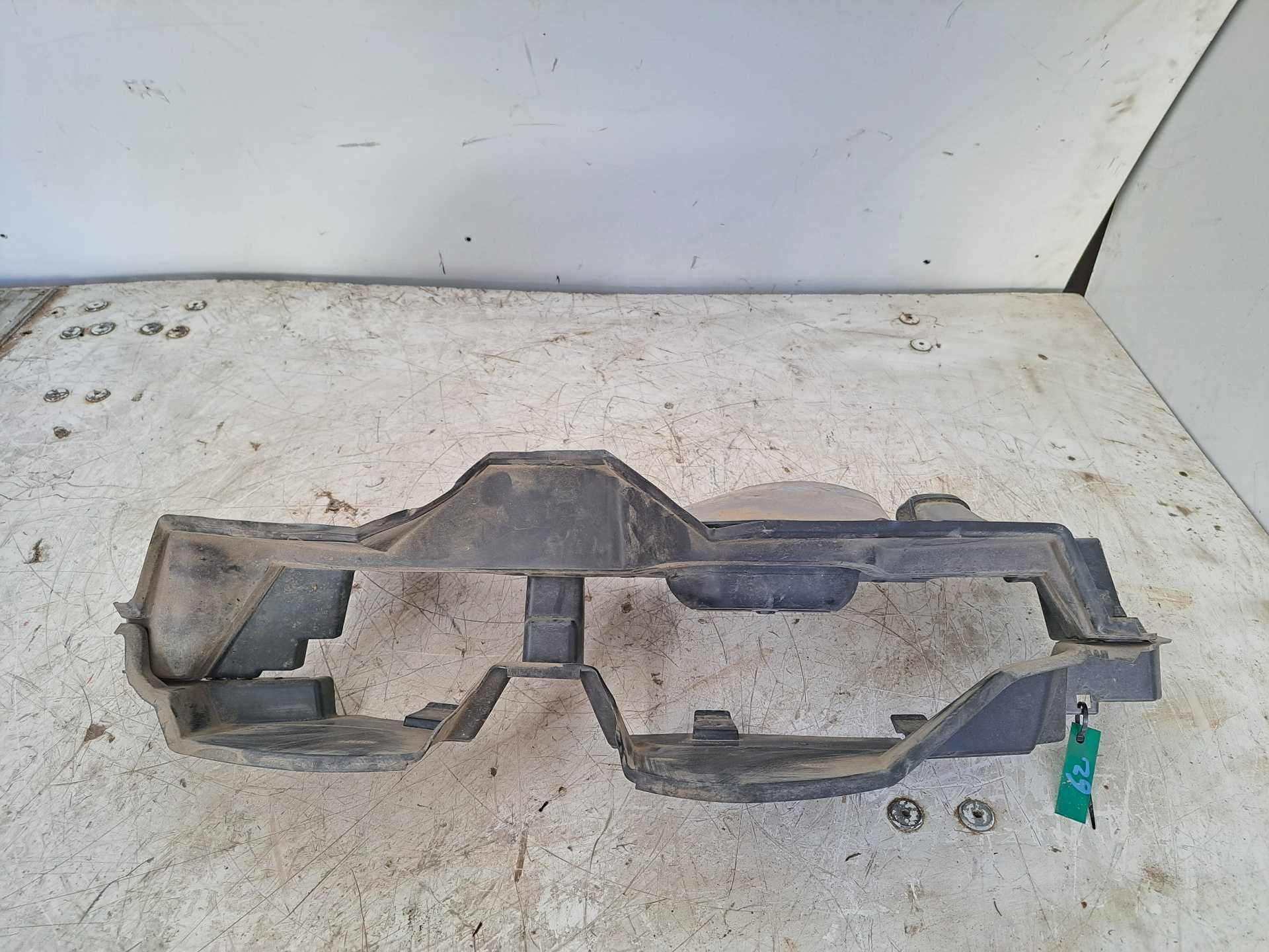 Recambio de deflector de radiador para renault scenic iv zen referencia OEM IAM   
