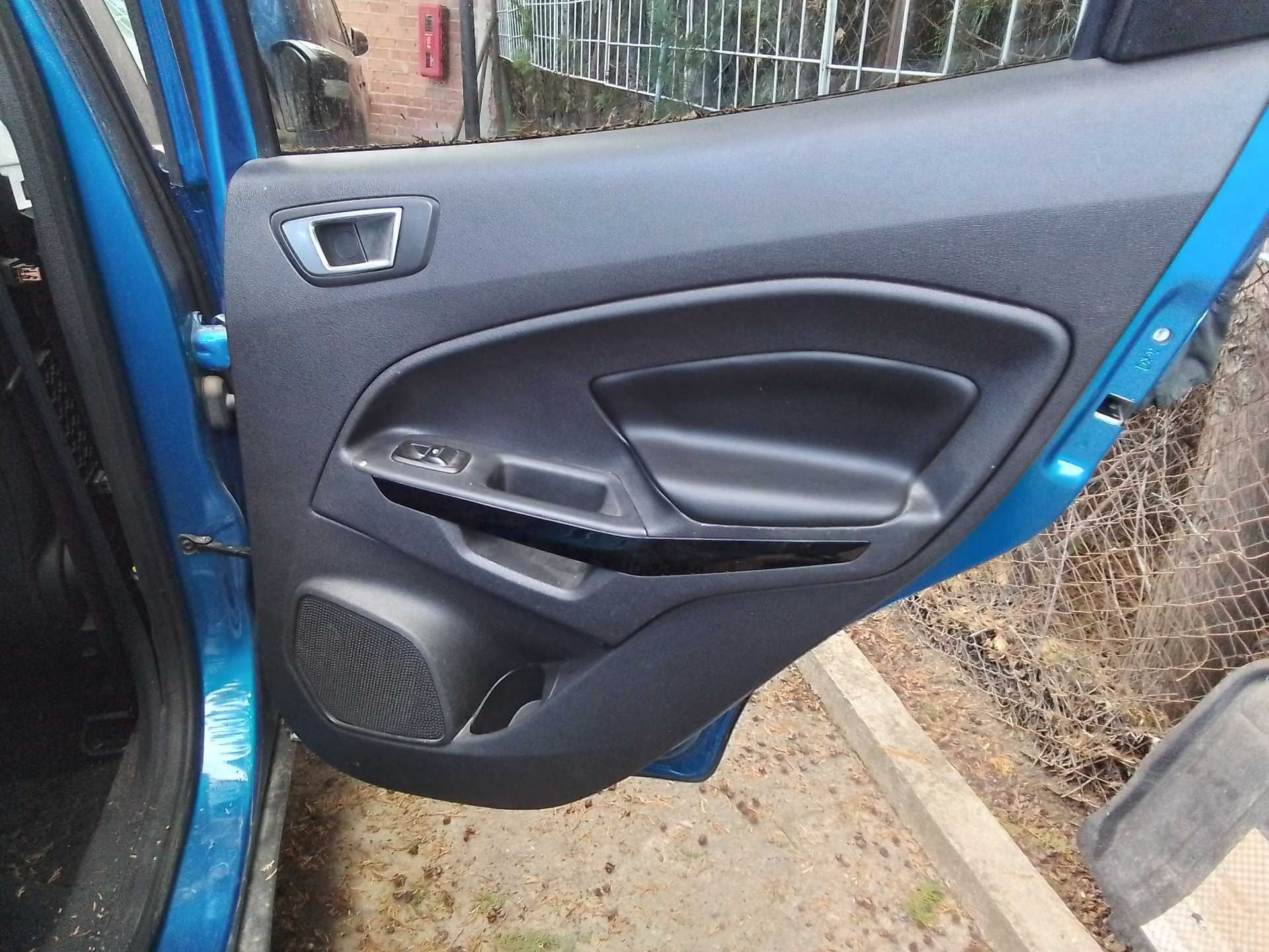Recambio de guarnecido puerta trasera derecha para ford ecosport (cr6) cool&connect referencia OEM IAM   