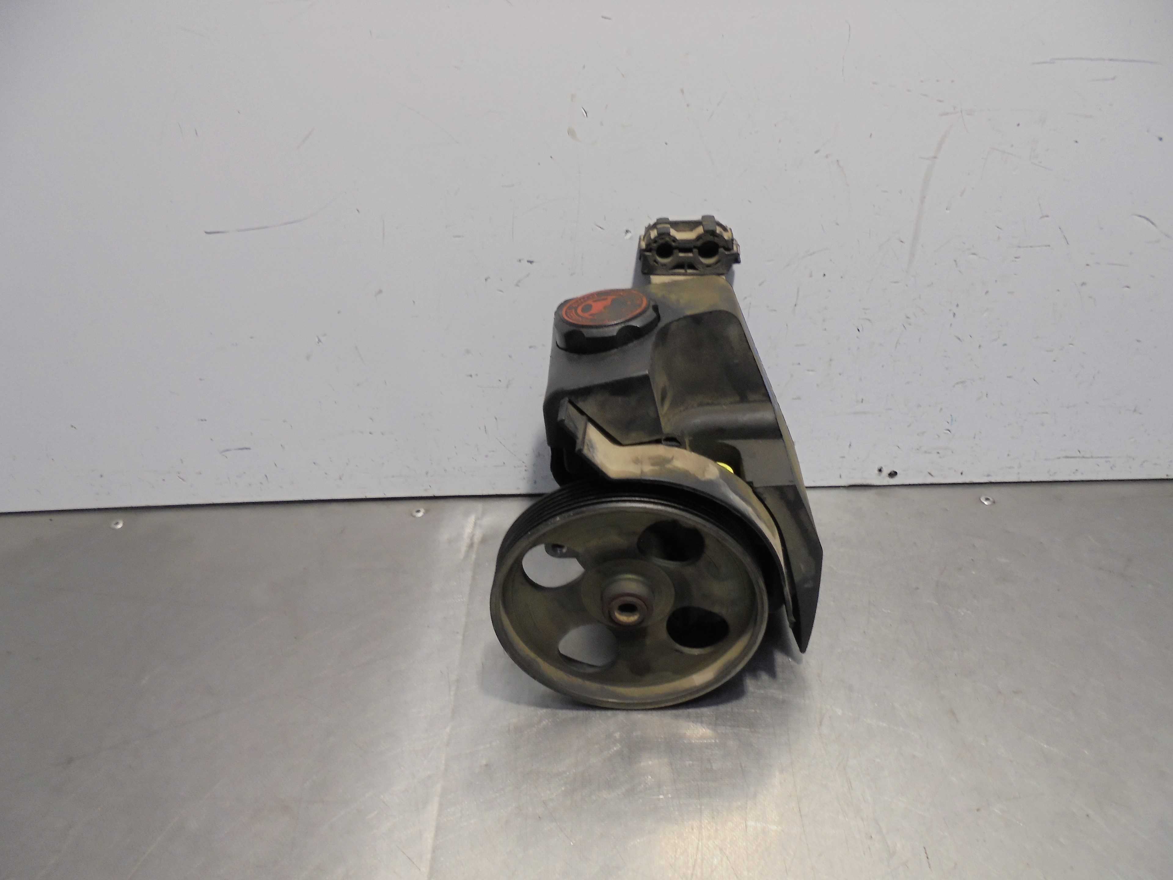 Recambio de bomba direccion para peugeot 206 berlina x-line referencia OEM IAM 9636868880  