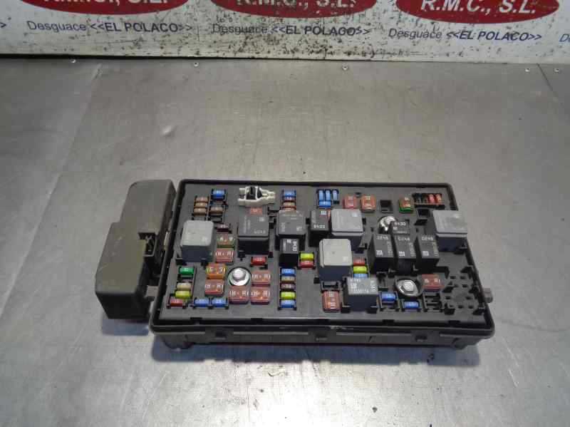 Recambio de caja reles / fusibles para opel insignia berlina cosmo referencia OEM IAM 529050199  