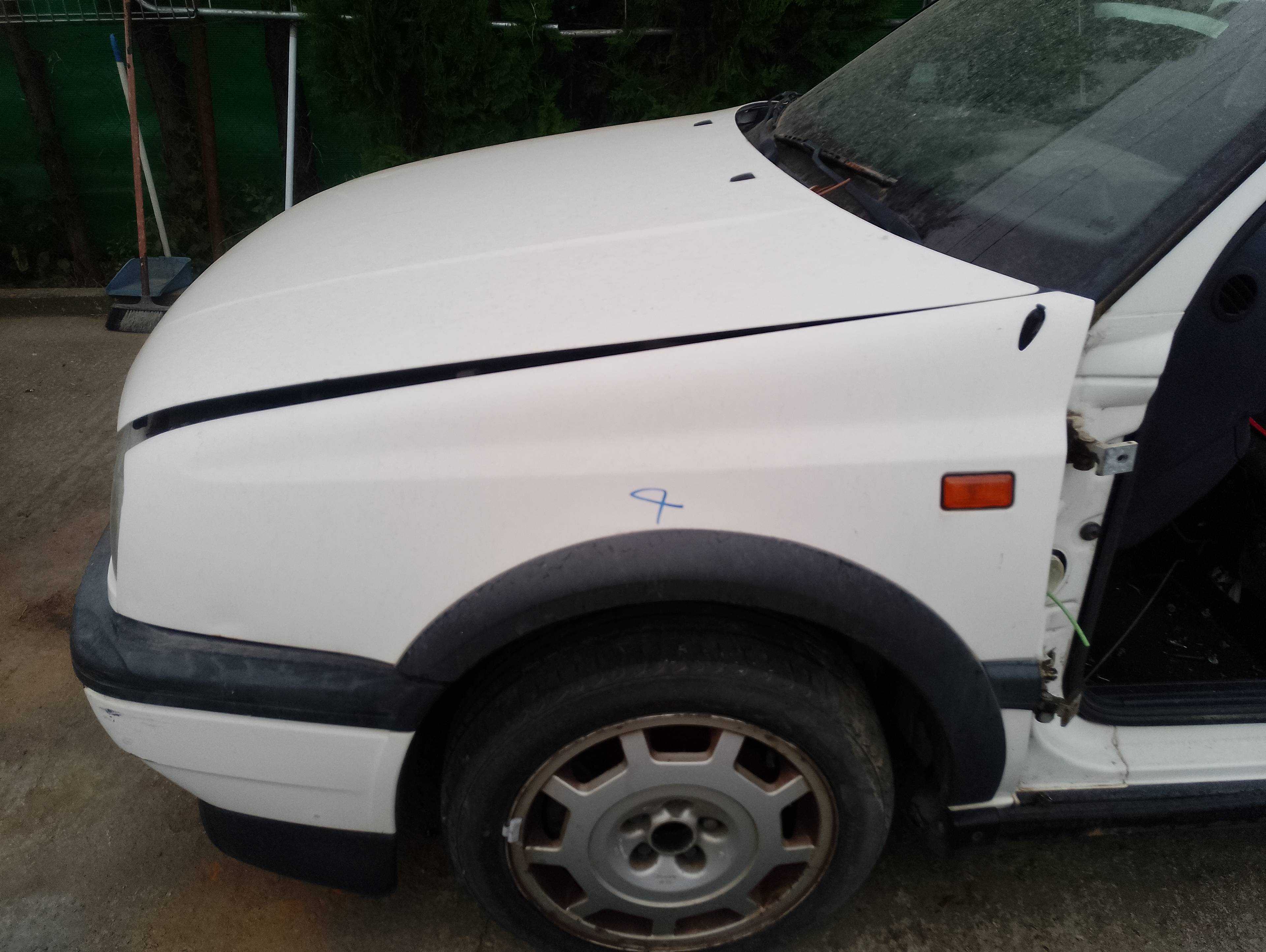 Recambio de aleta delantera izquierda para volkswagen golf iii berlina (1h1) 2.0 referencia OEM IAM   