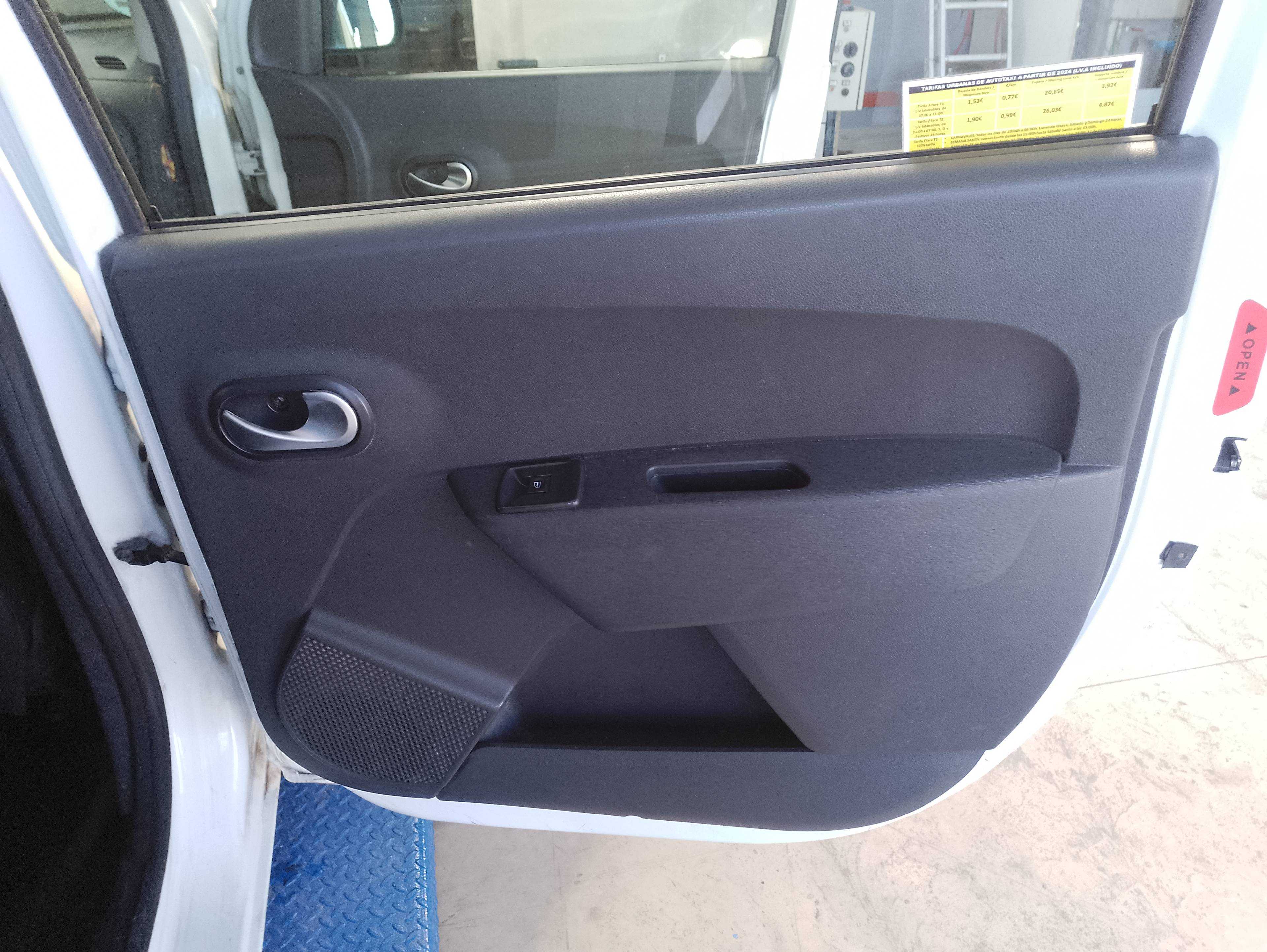 Recambio de guarnecido puerta trasera derecha para dacia lodgy 15th anniversary referencia OEM IAM   