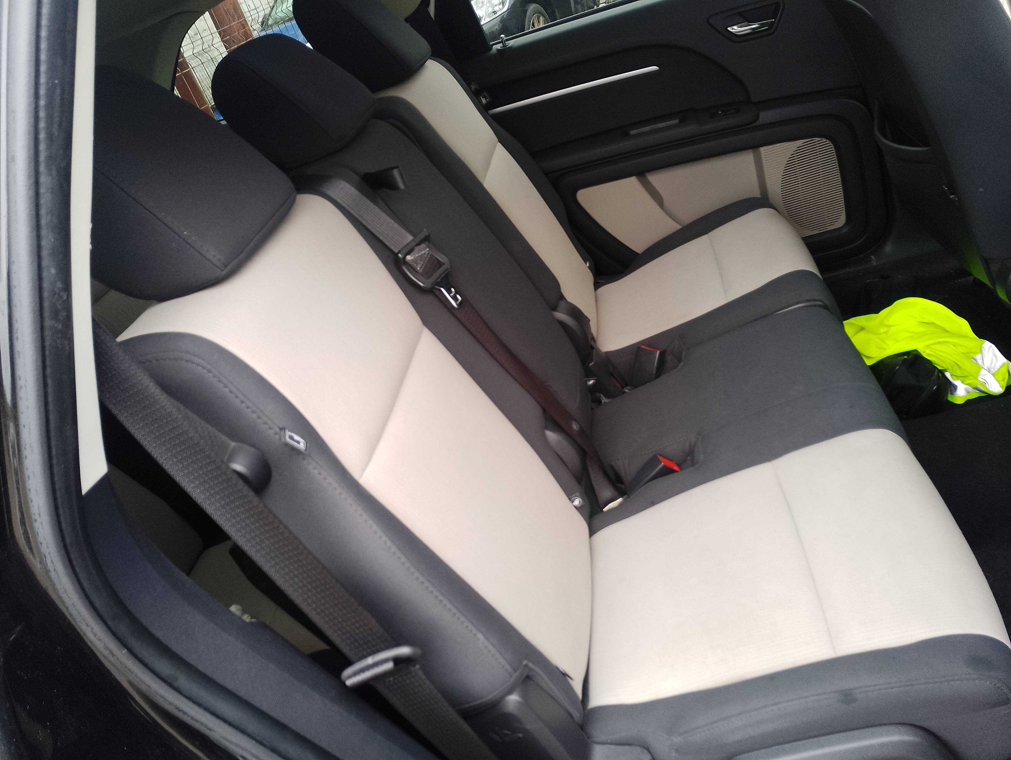 Recambio de asientos trasero derecho para dodge journey se referencia OEM IAM   