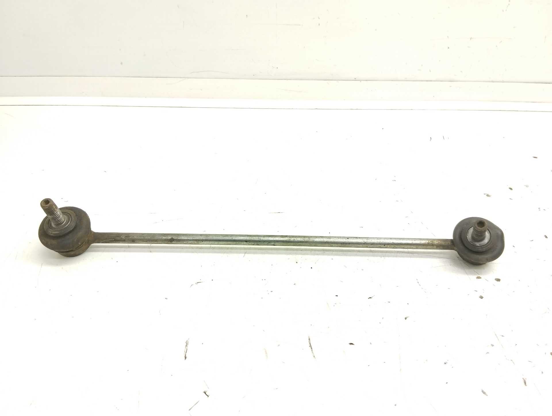 Recambio de bieleta estabilizadora delantera derecha para peugeot 206 berlina xs referencia OEM IAM  546181925R 