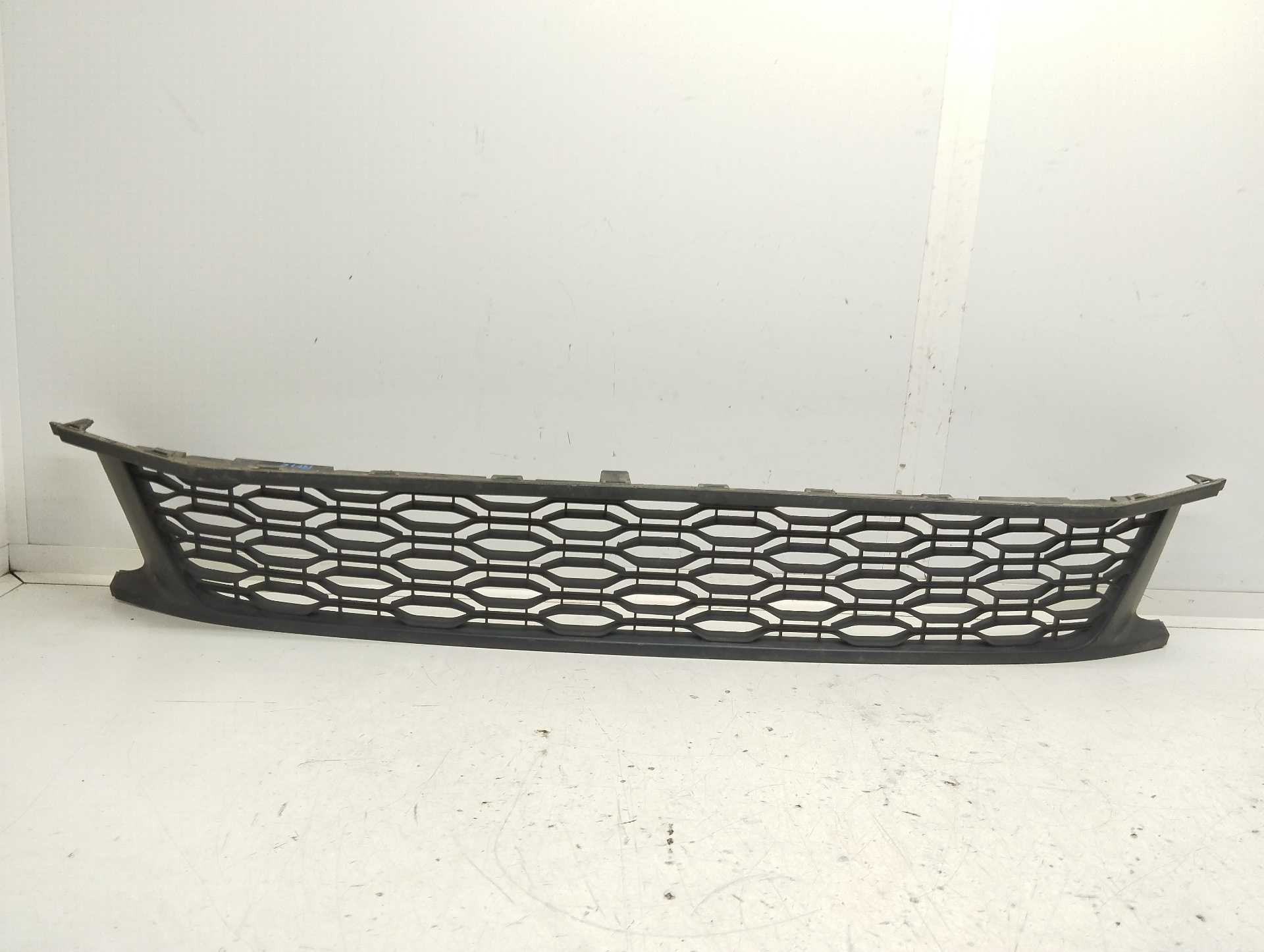 Recambio de rejilla paragolpes delantero para dacia logan ii ambiance referencia OEM IAM 622547209R  