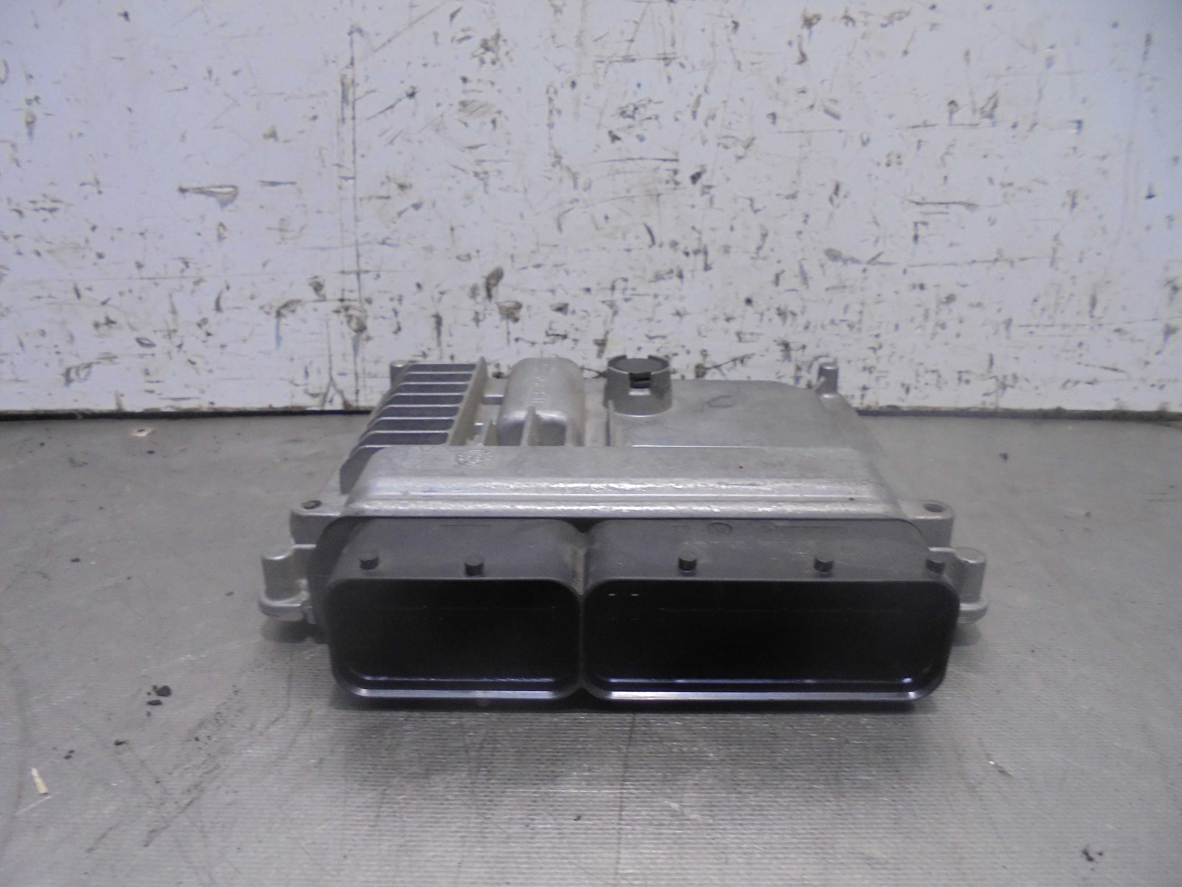 Recambio de centralita motor uce para volkswagen polo (6r1) 1.4 tdi referencia OEM IAM 04B907445  