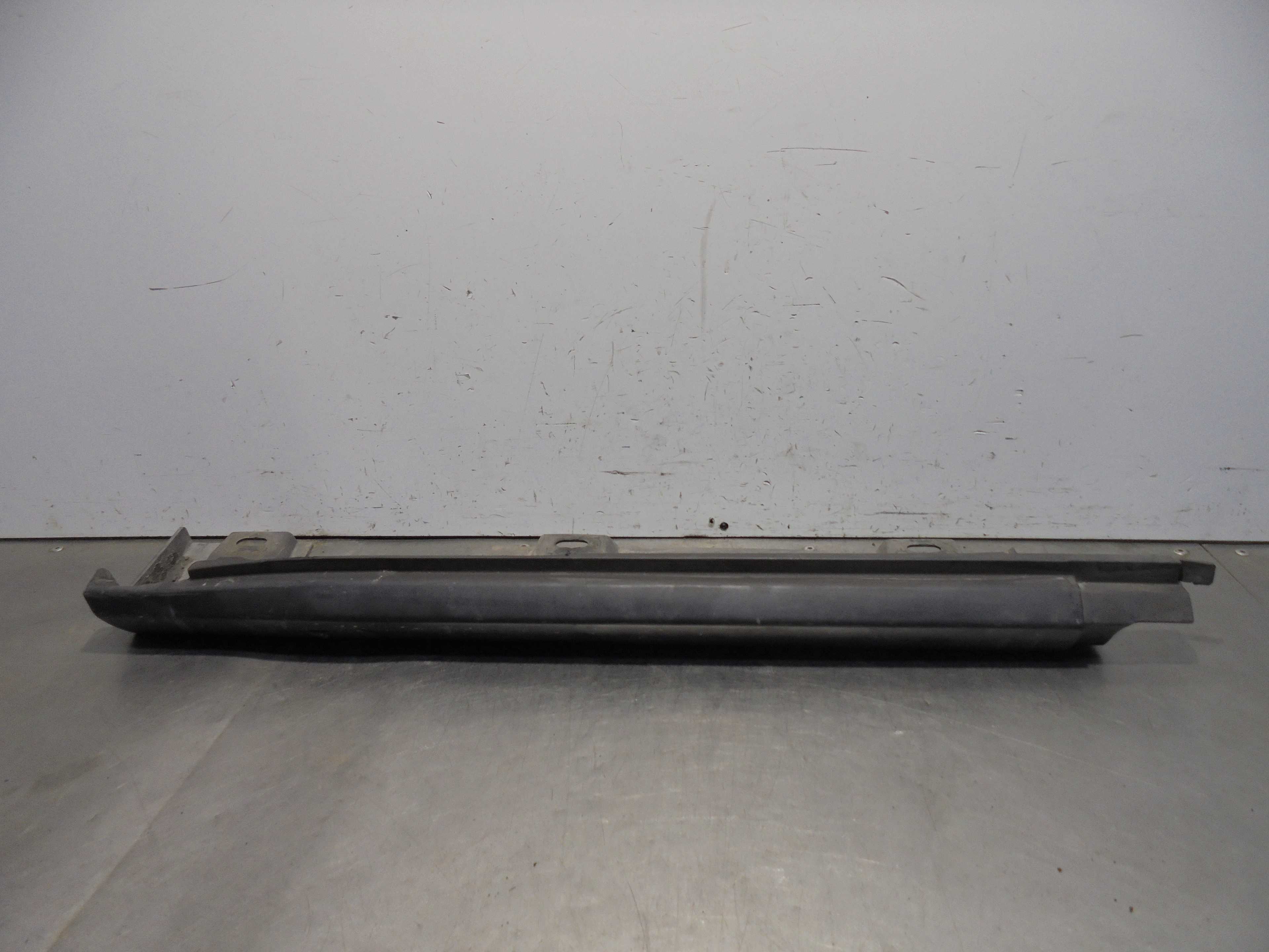 Recambio de faldon lateral para ford tourneo courier (c4a) ambiente referencia OEM IAM ET76101A04A  